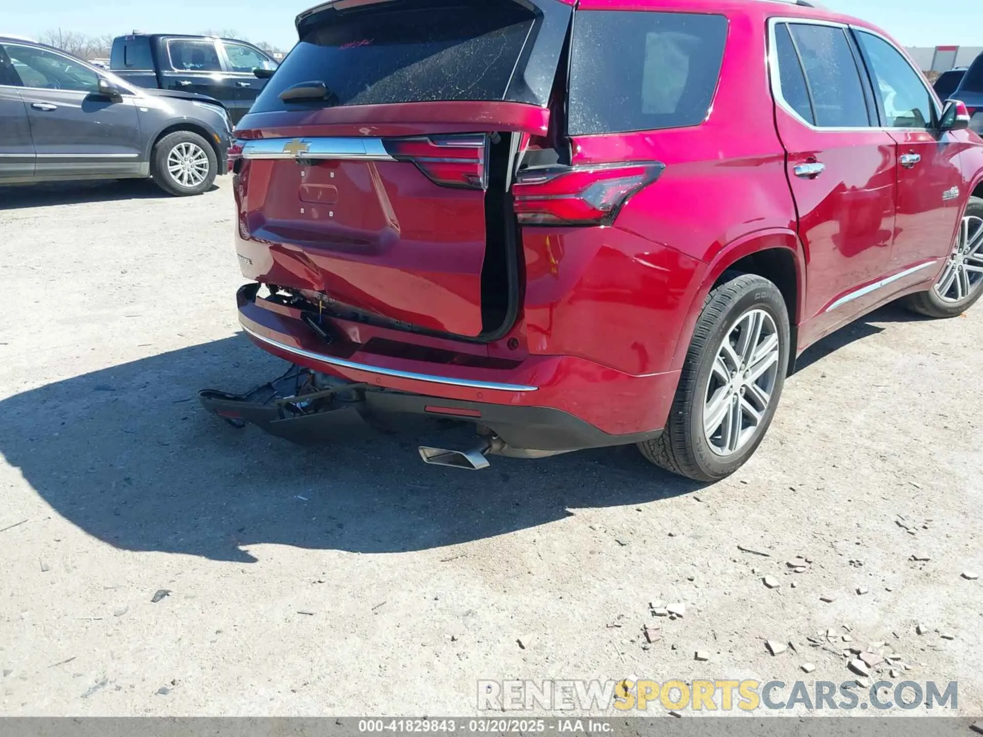6 Photograph of a damaged car 1GNERNKW5NJ151841 CHEVROLET TRAVERSE 2022