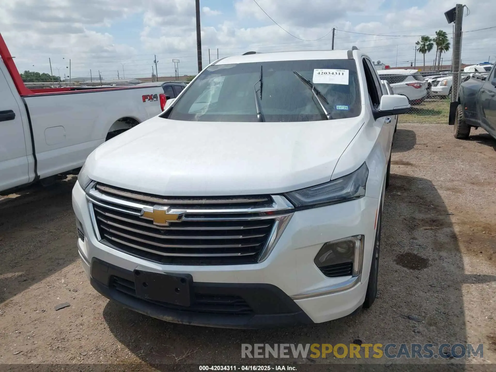 6 Photograph of a damaged car 1GNERNKW8NJ160453 CHEVROLET TRAVERSE 2022