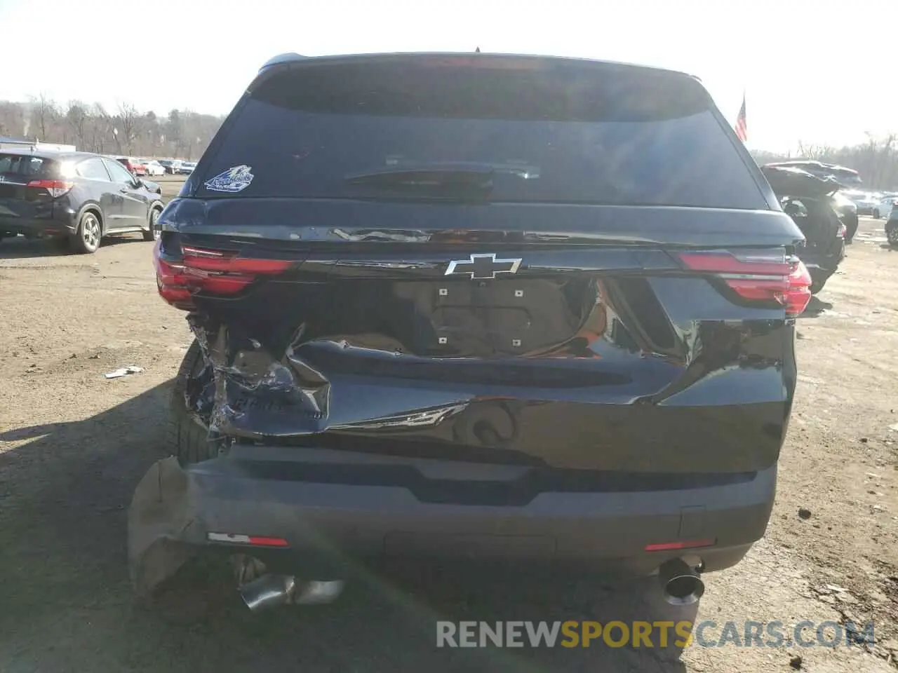 6 Photograph of a damaged car 1GNEVFKW5NJ120168 CHEVROLET TRAVERSE 2022
