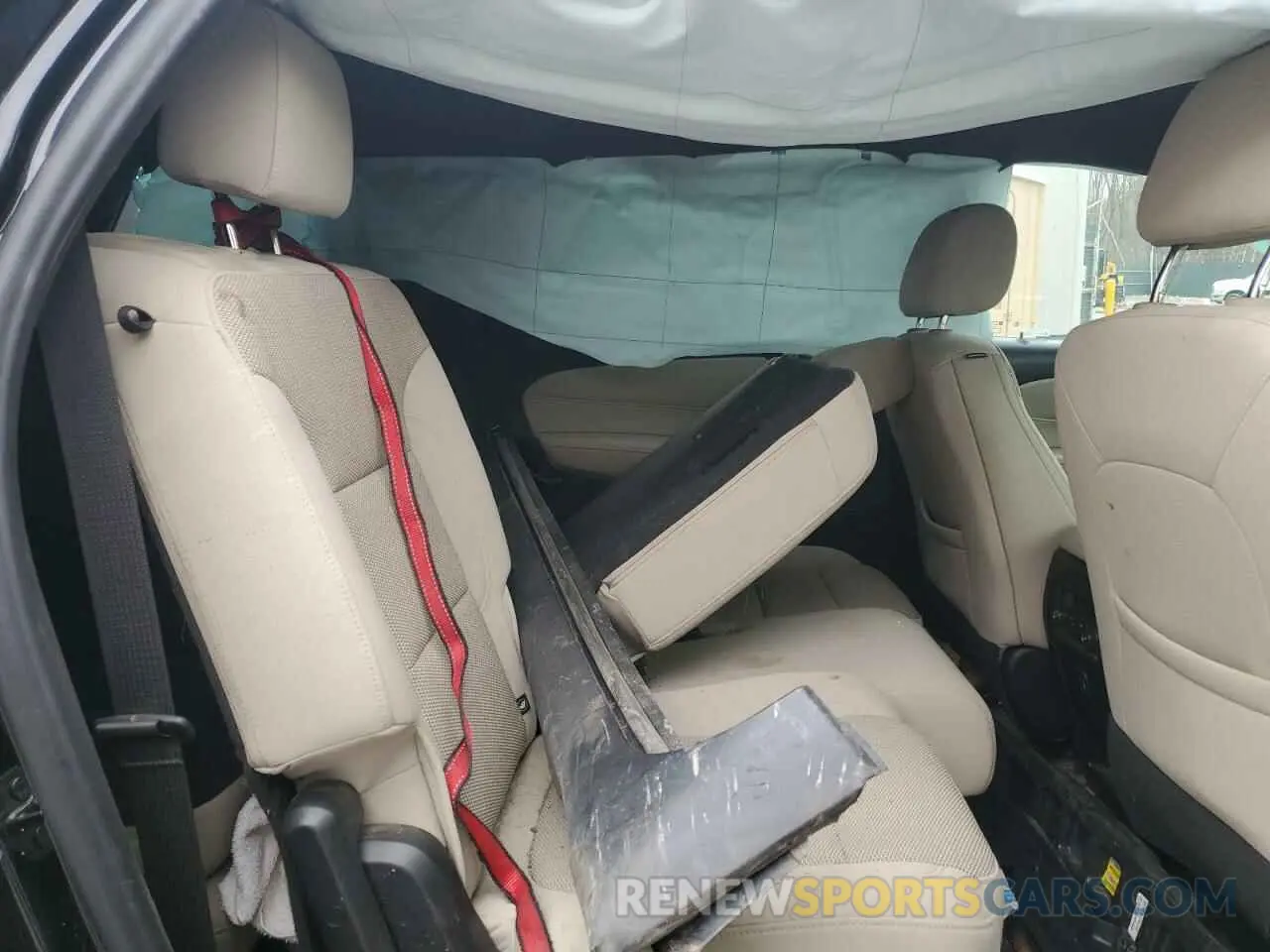 11 Photograph of a damaged car 1GNEVFKW6NJ158153 CHEVROLET TRAVERSE 2022
