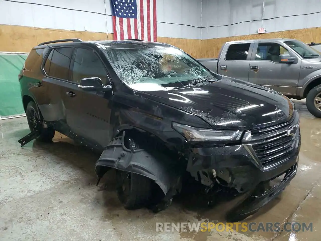 4 Photograph of a damaged car 1GNEVGKW0NJ140849 CHEVROLET TRAVERSE 2022
