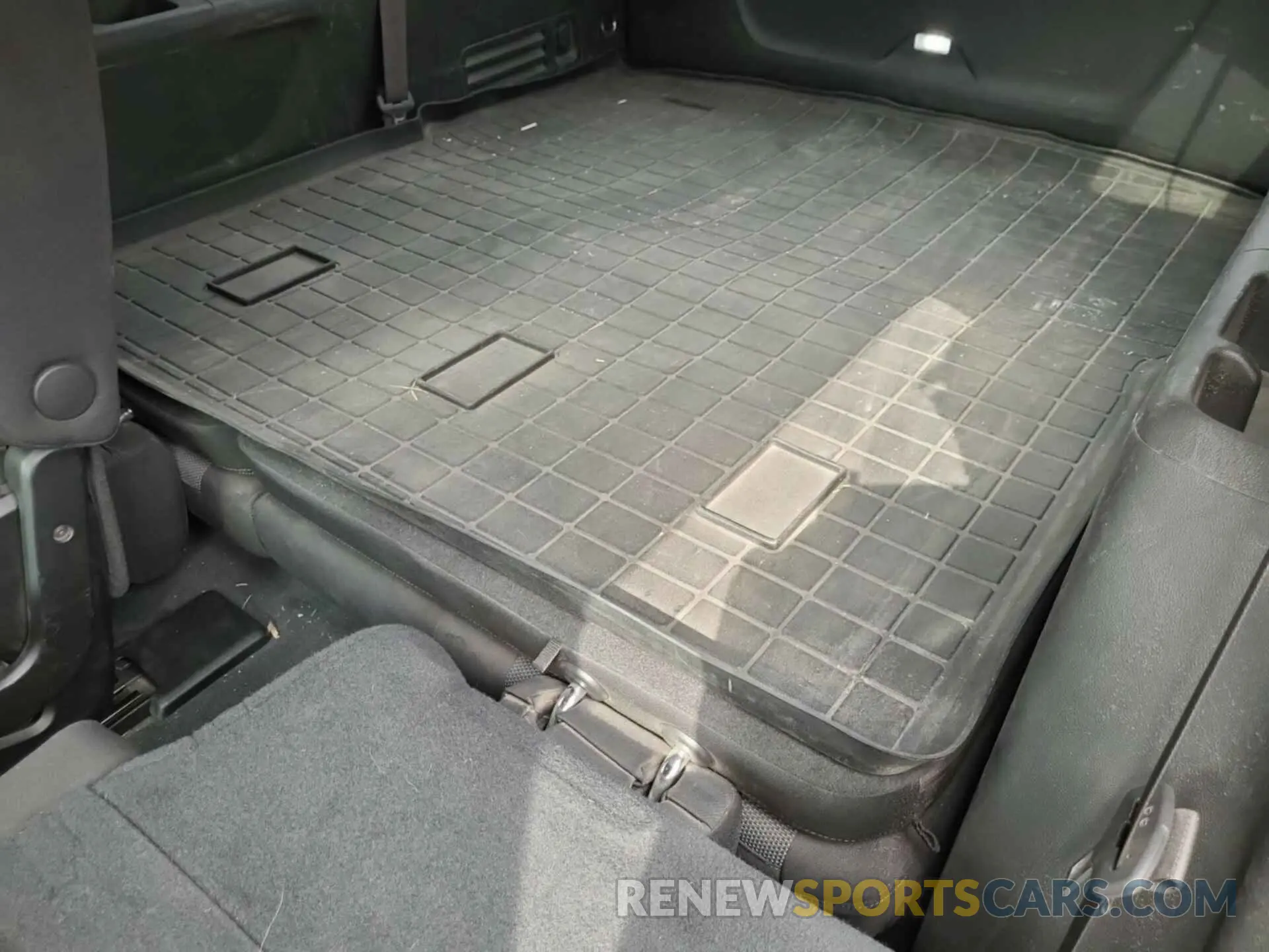 1 Photograph of a damaged car 1GNEVGKW0NJ185337 CHEVROLET TRAVERSE 2022