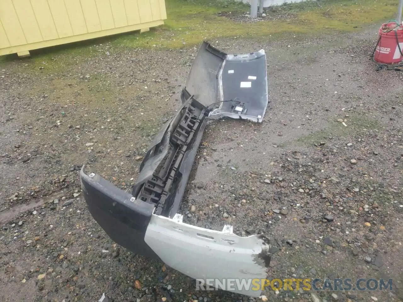 13 Photograph of a damaged car 1GNEVGKW0NJ193132 CHEVROLET TRAVERSE 2022