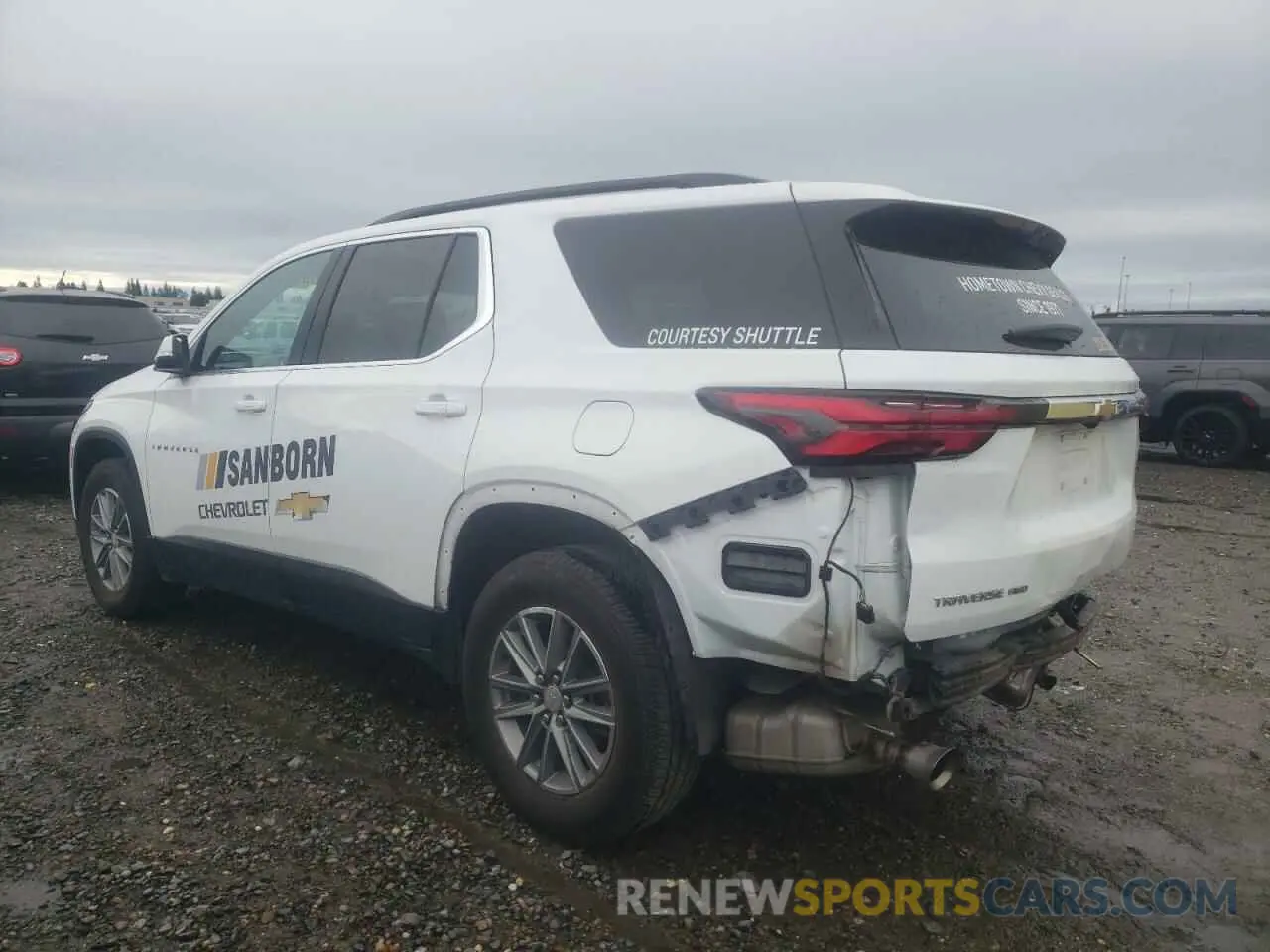 2 Photograph of a damaged car 1GNEVGKW0NJ193132 CHEVROLET TRAVERSE 2022