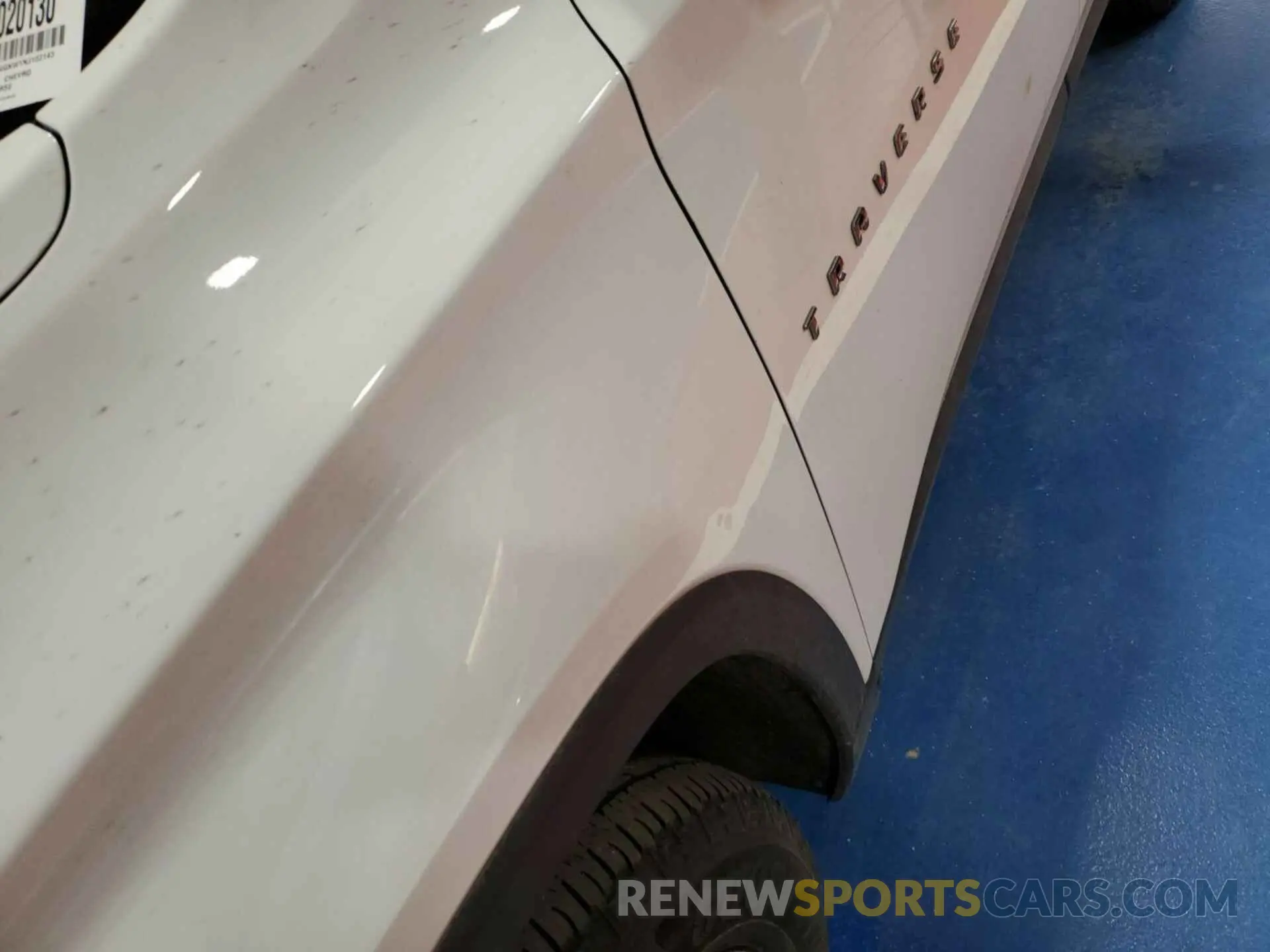 1 Photograph of a damaged car 1GNEVGKW1NJ102143 CHEVROLET TRAVERSE 2022
