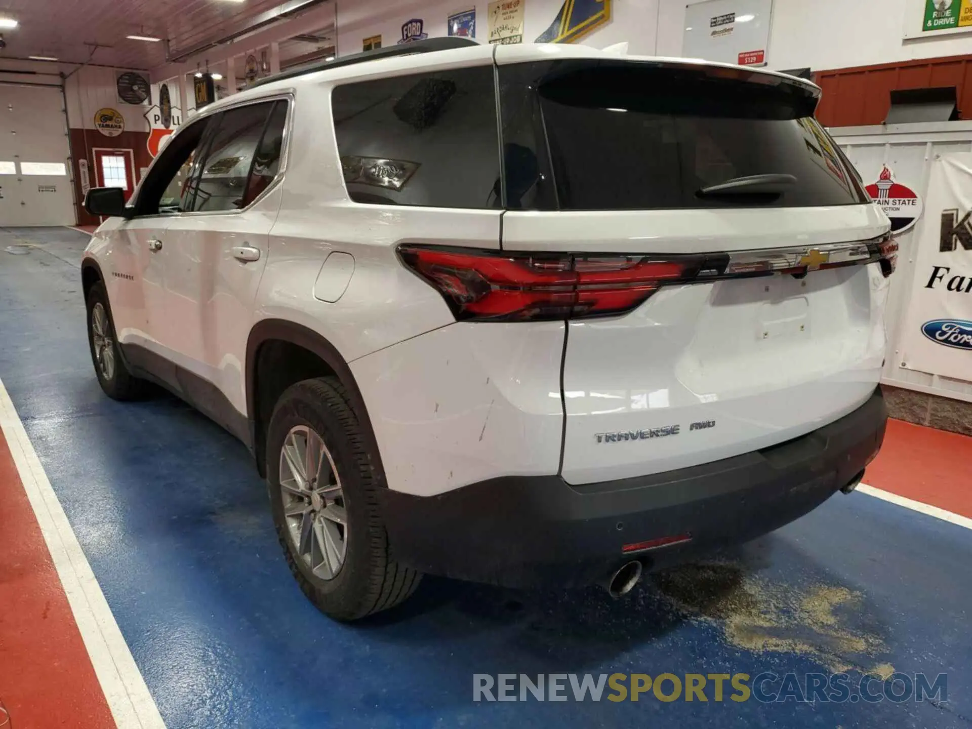 21 Photograph of a damaged car 1GNEVGKW1NJ102143 CHEVROLET TRAVERSE 2022