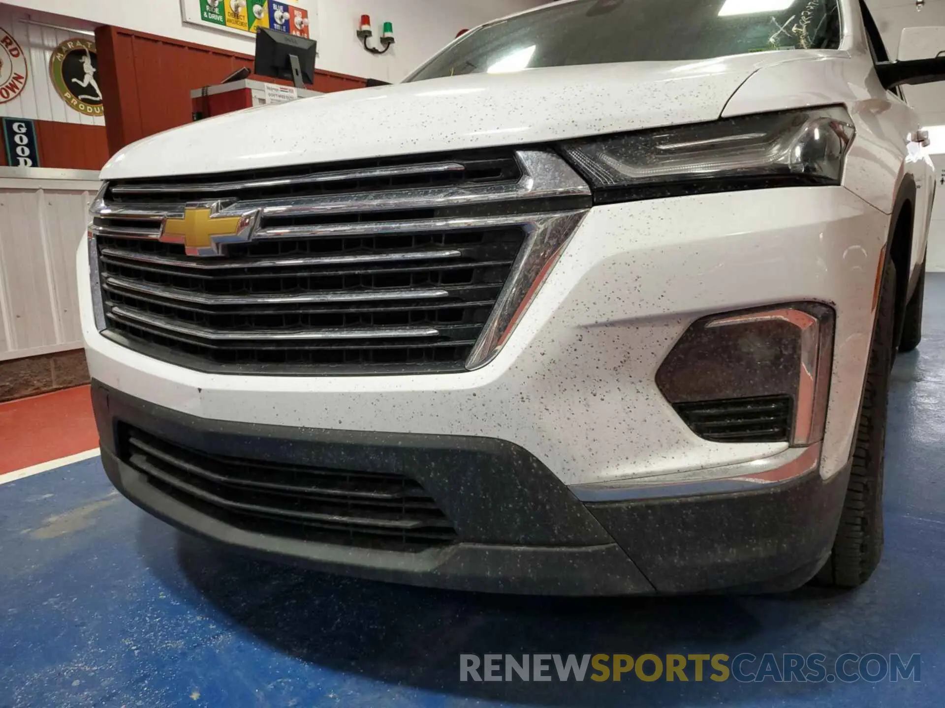 28 Photograph of a damaged car 1GNEVGKW1NJ102143 CHEVROLET TRAVERSE 2022