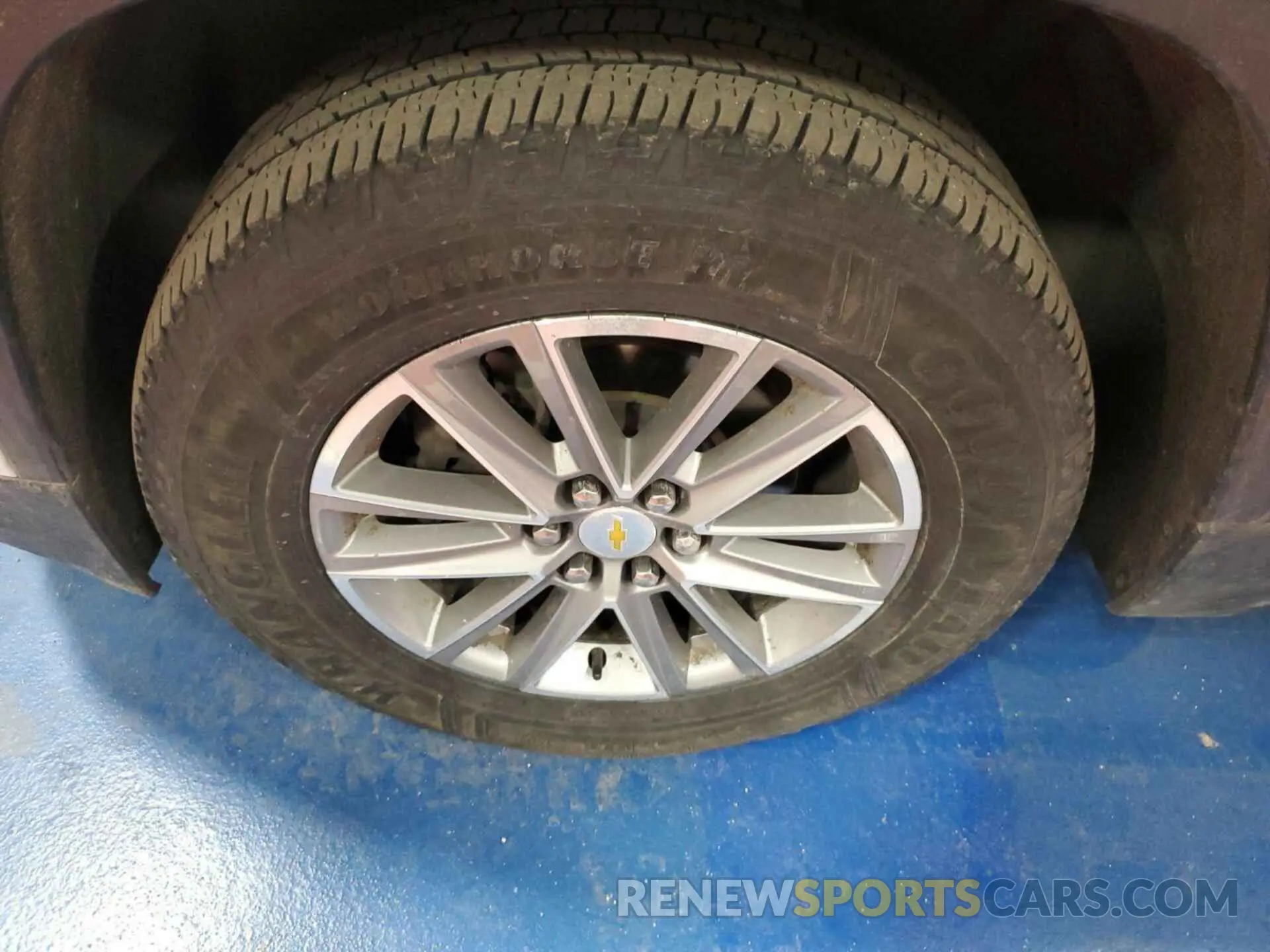 5 Photograph of a damaged car 1GNEVGKW1NJ102143 CHEVROLET TRAVERSE 2022