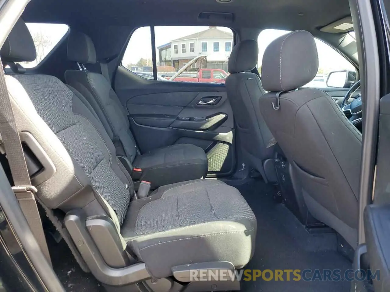 11 Photograph of a damaged car 1GNEVGKW1NJ137331 CHEVROLET TRAVERSE 2022
