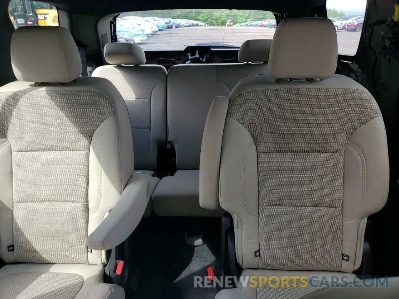 10 Photograph of a damaged car 1GNEVGKW1NJ151150 CHEVROLET TRAVERSE 2022
