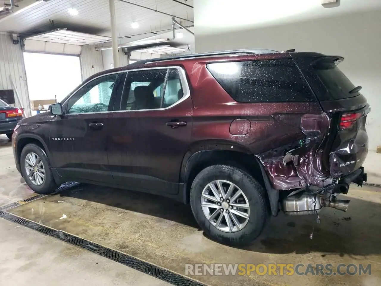 2 Photograph of a damaged car 1GNEVGKW1NJ151150 CHEVROLET TRAVERSE 2022