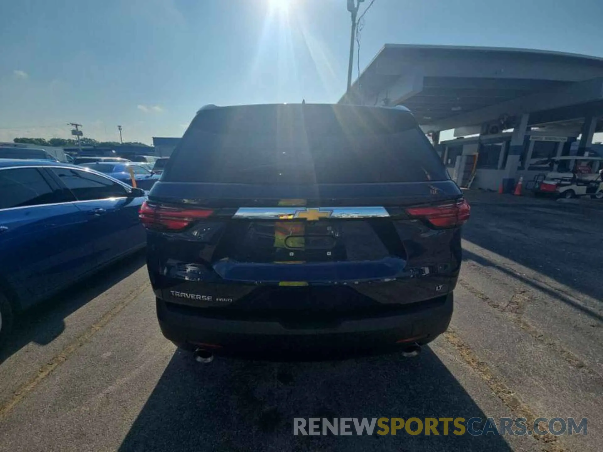 2 Photograph of a damaged car 1GNEVGKW1NJ152685 CHEVROLET TRAVERSE 2022