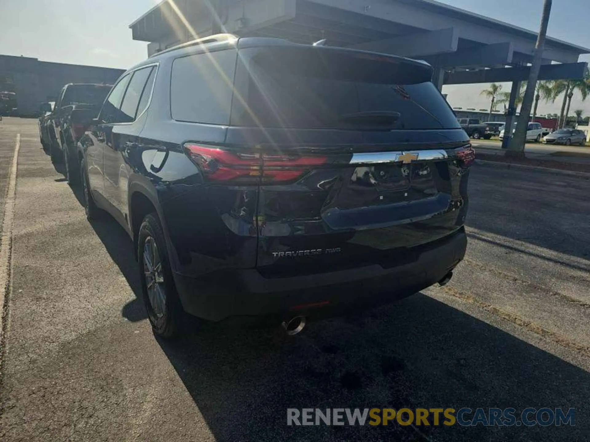 3 Photograph of a damaged car 1GNEVGKW1NJ152685 CHEVROLET TRAVERSE 2022