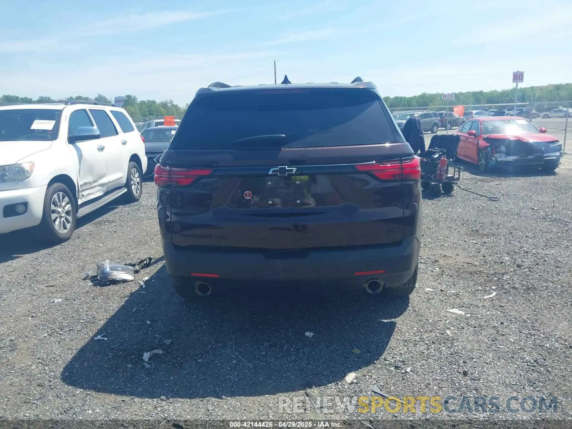 17 Photograph of a damaged car 1GNEVGKW1NJ164383 CHEVROLET TRAVERSE 2022
