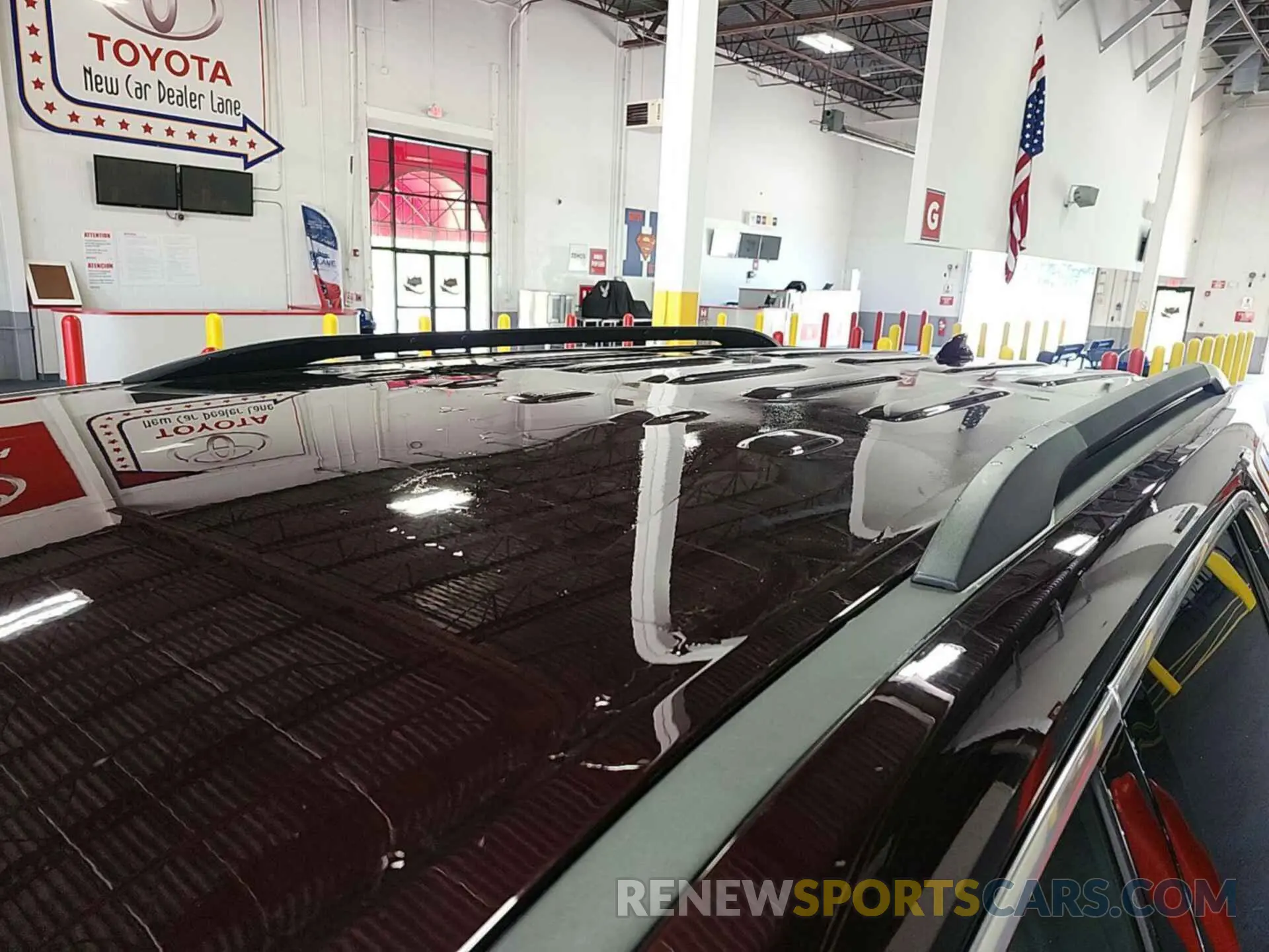 12 Photograph of a damaged car 1GNEVGKW2NJ154512 CHEVROLET TRAVERSE 2022
