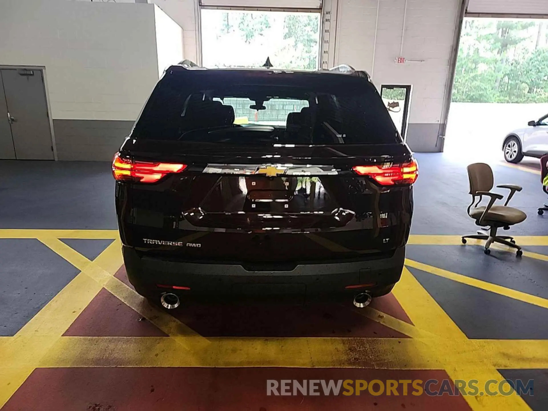 26 Photograph of a damaged car 1GNEVGKW2NJ154512 CHEVROLET TRAVERSE 2022