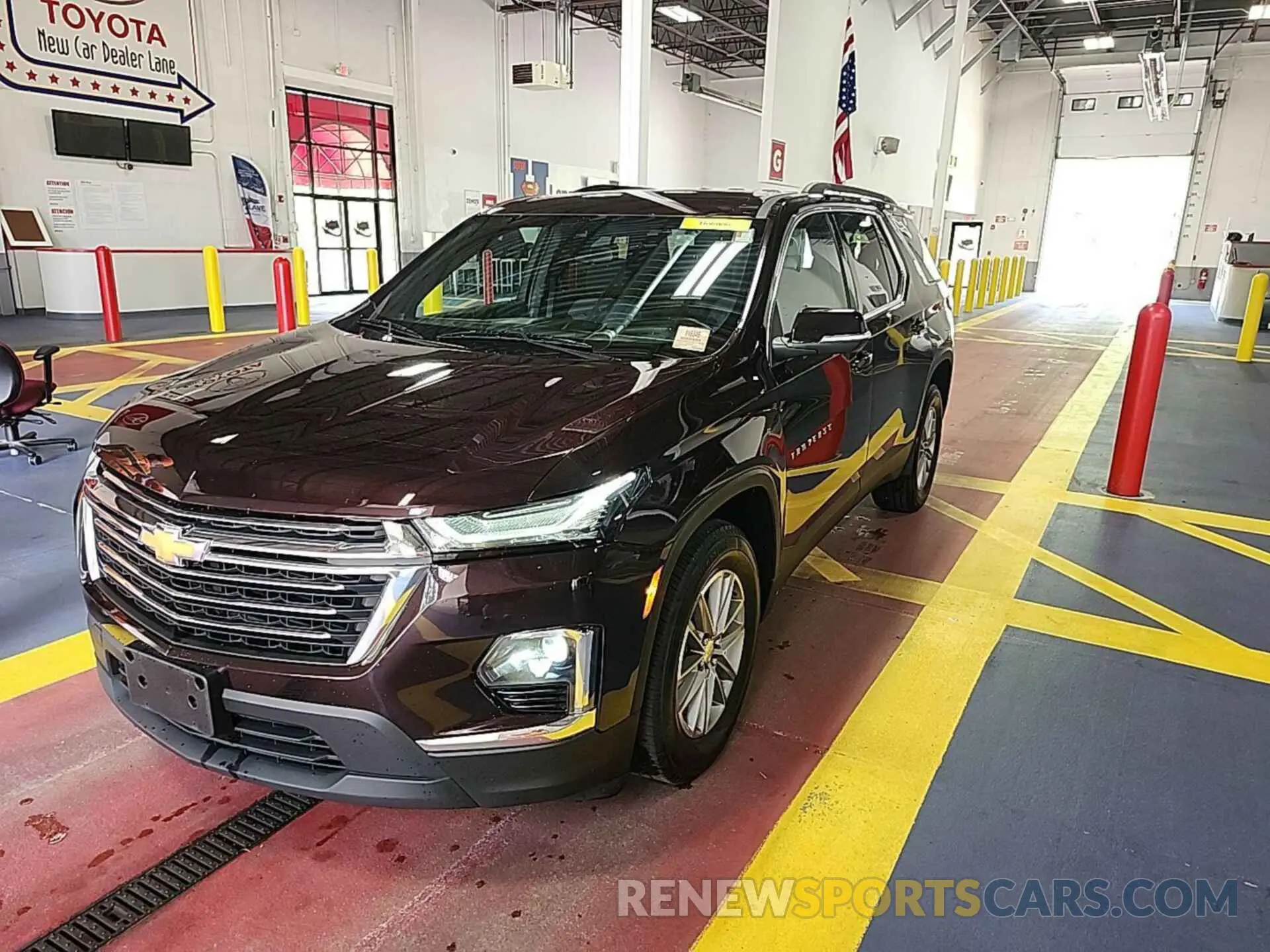 7 Photograph of a damaged car 1GNEVGKW2NJ154512 CHEVROLET TRAVERSE 2022