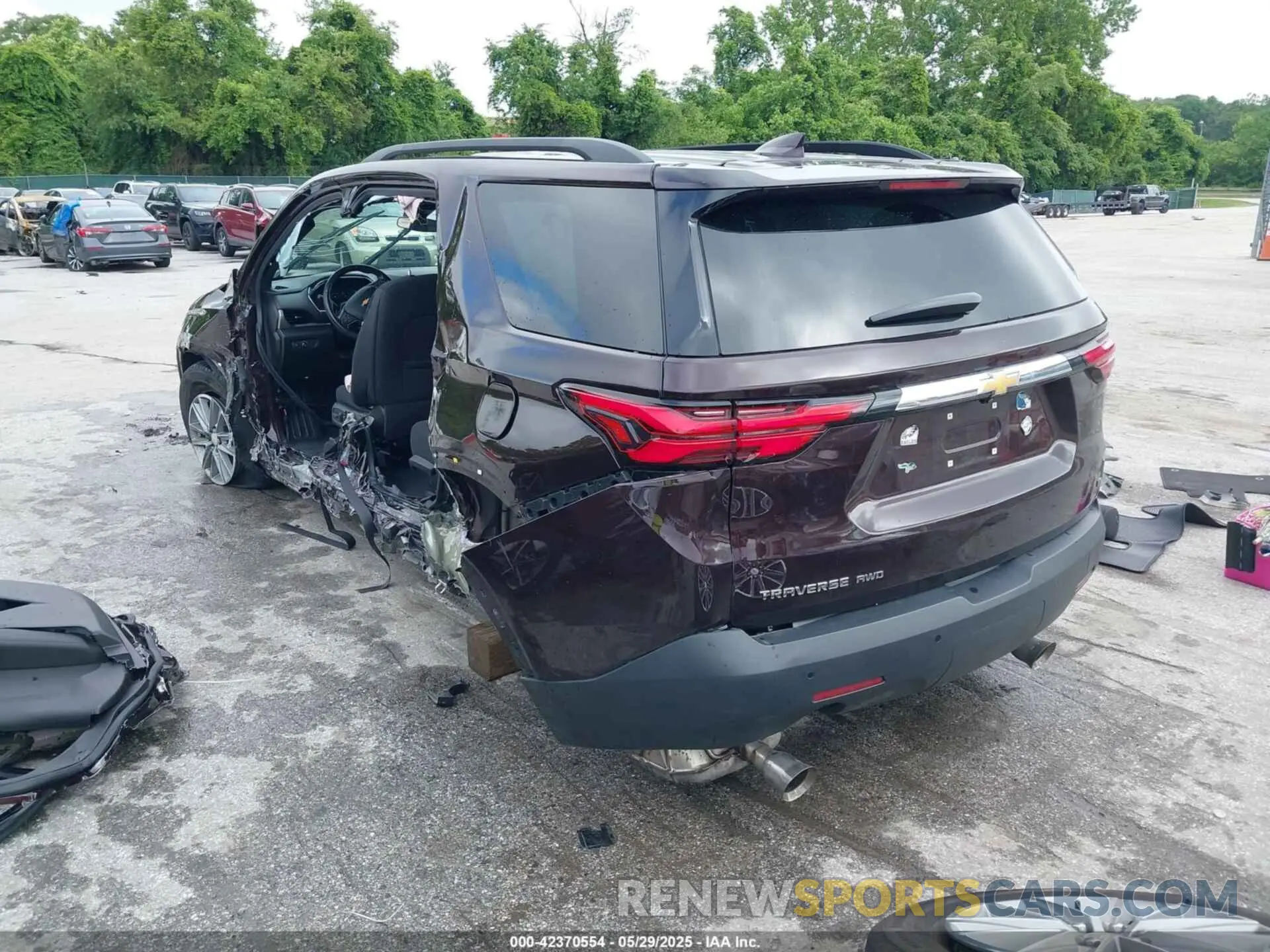 3 Photograph of a damaged car 1GNEVGKW2NJ155658 CHEVROLET TRAVERSE 2022