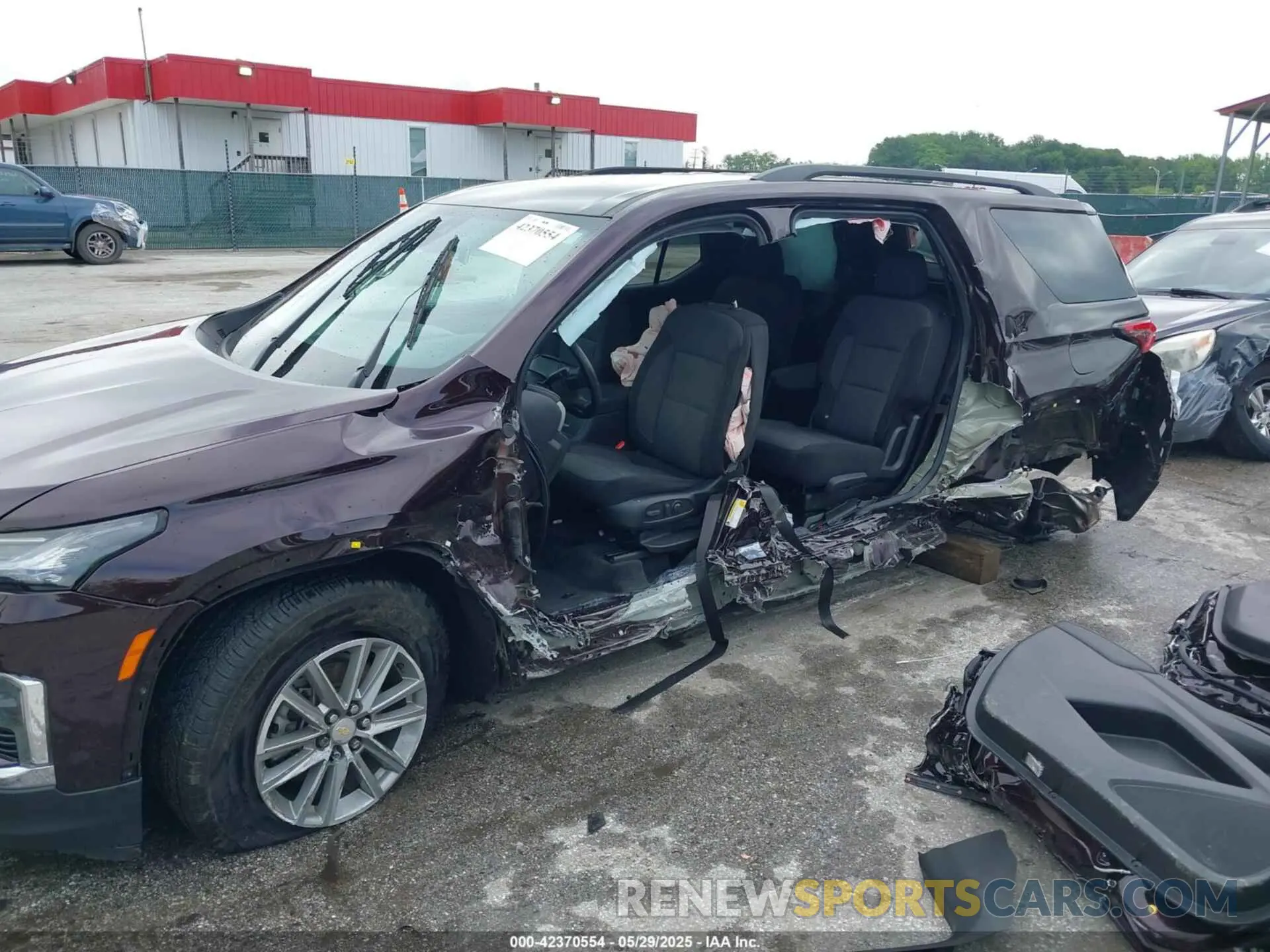 6 Photograph of a damaged car 1GNEVGKW2NJ155658 CHEVROLET TRAVERSE 2022