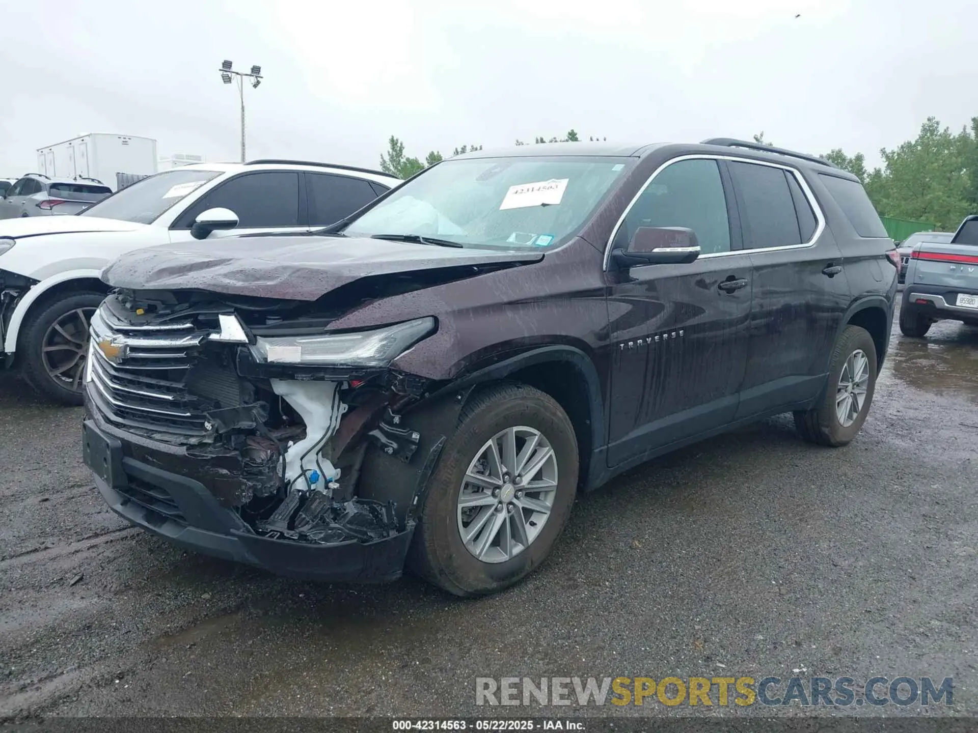 2 Photograph of a damaged car 1GNEVGKW2NJ191205 CHEVROLET TRAVERSE 2022