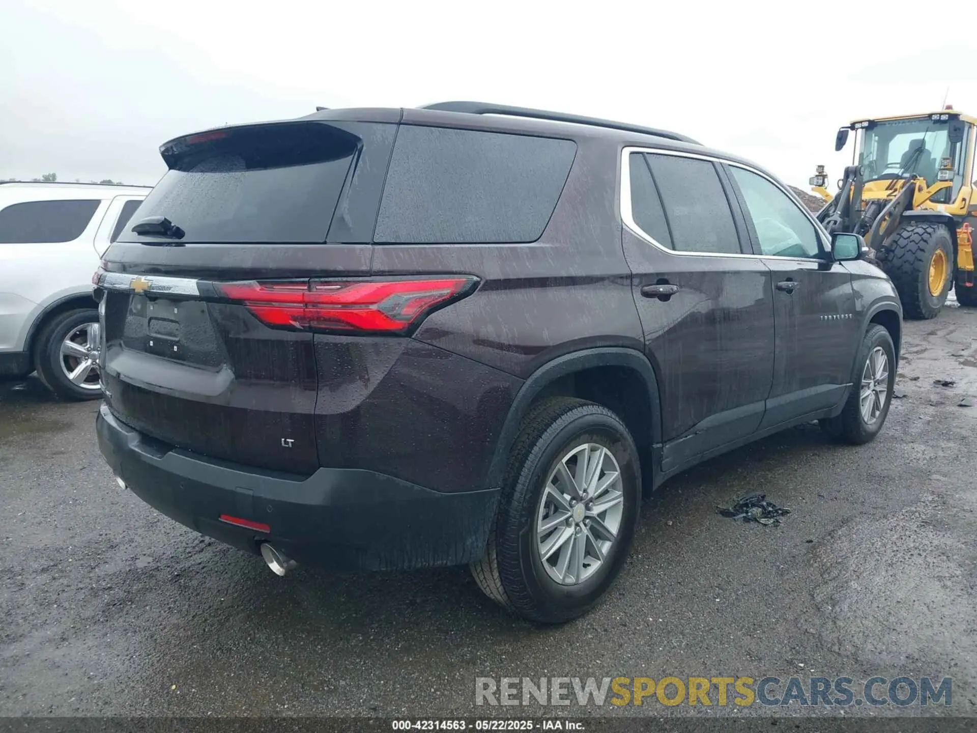 4 Photograph of a damaged car 1GNEVGKW2NJ191205 CHEVROLET TRAVERSE 2022