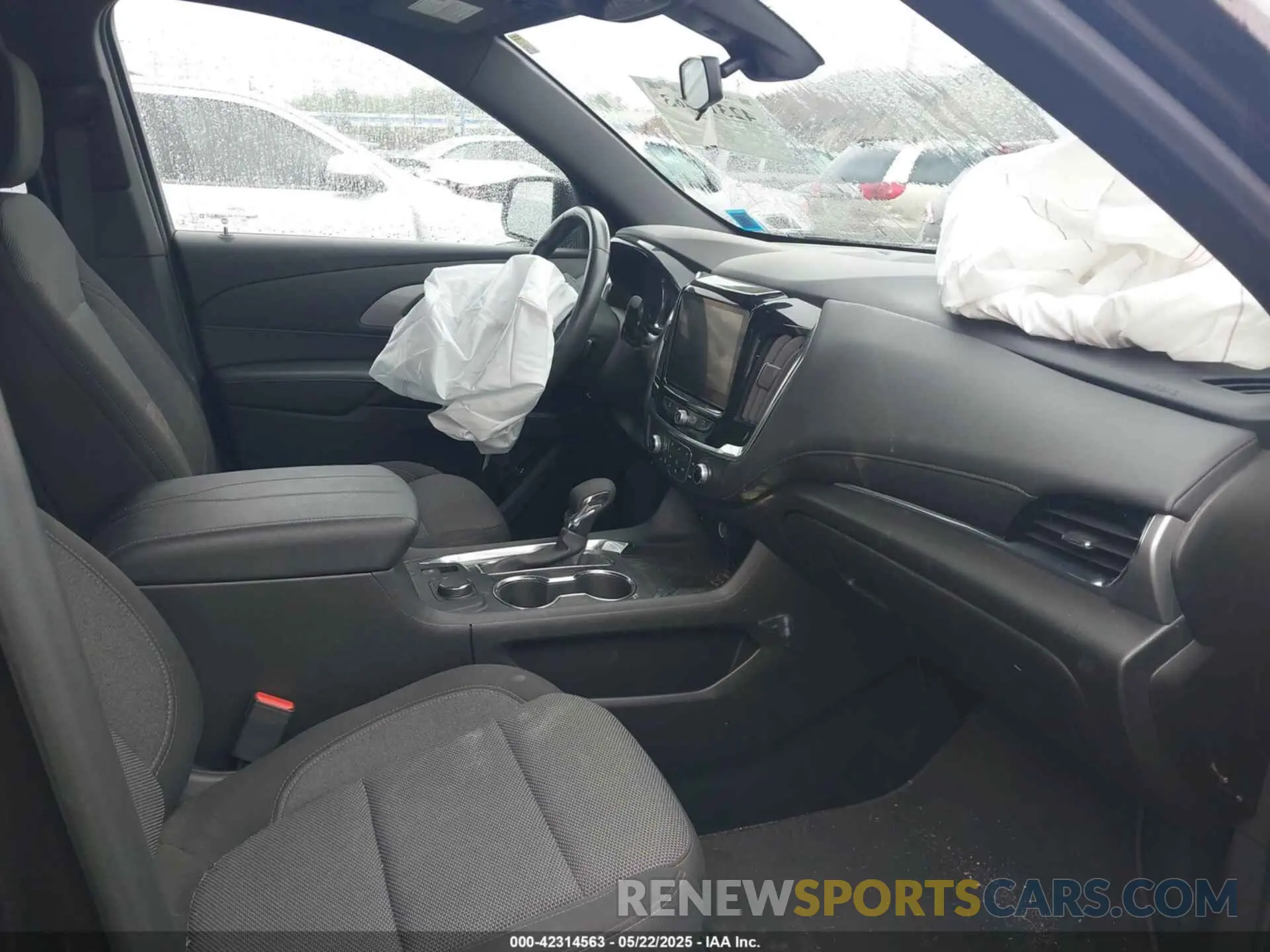 5 Photograph of a damaged car 1GNEVGKW2NJ191205 CHEVROLET TRAVERSE 2022