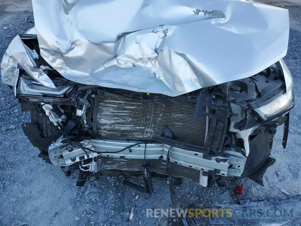 11 Photograph of a damaged car 1GNEVGKW3NJ110423 CHEVROLET TRAVERSE 2022
