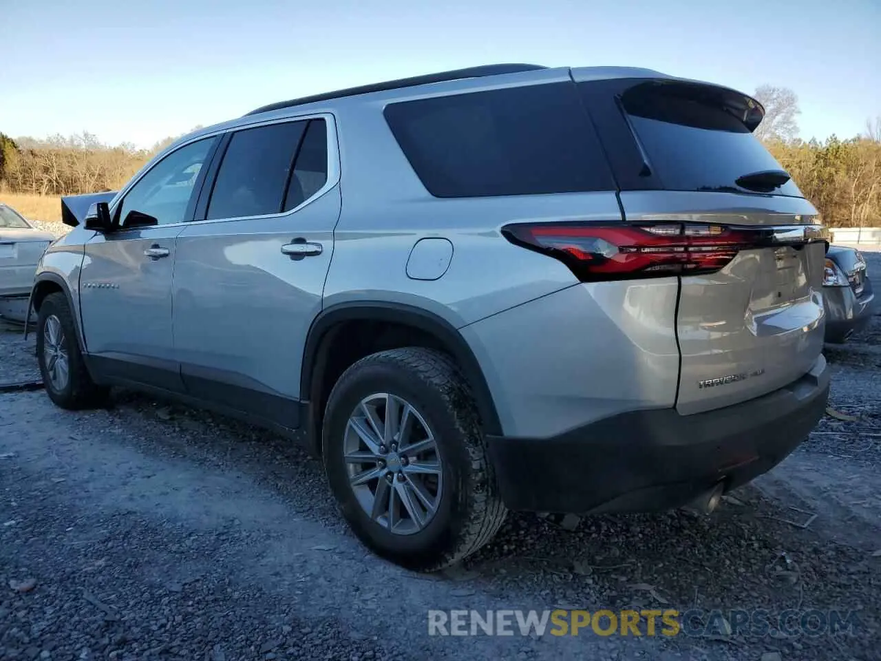 2 Photograph of a damaged car 1GNEVGKW3NJ110423 CHEVROLET TRAVERSE 2022