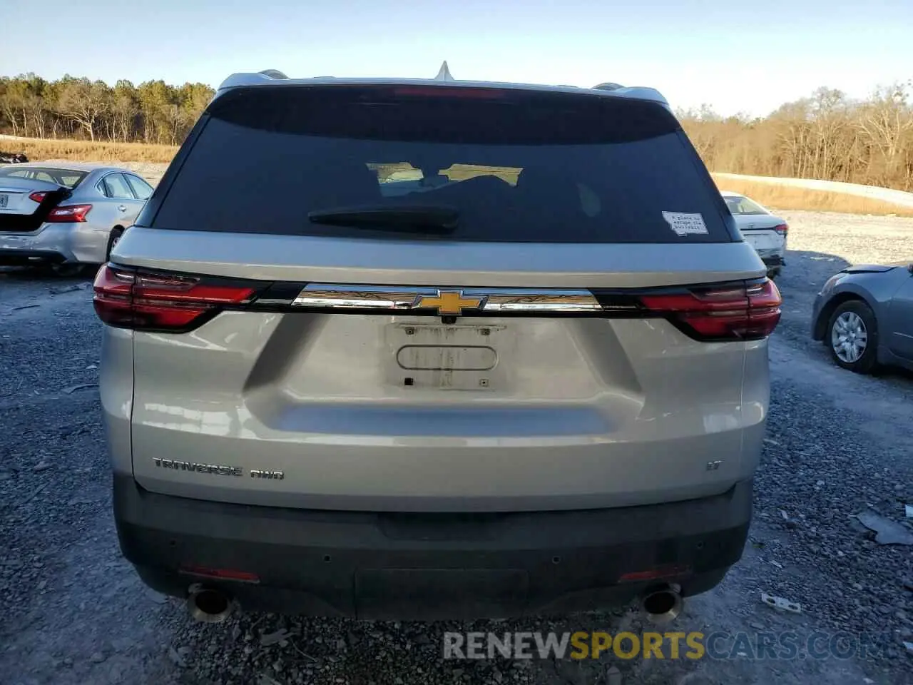6 Photograph of a damaged car 1GNEVGKW3NJ110423 CHEVROLET TRAVERSE 2022