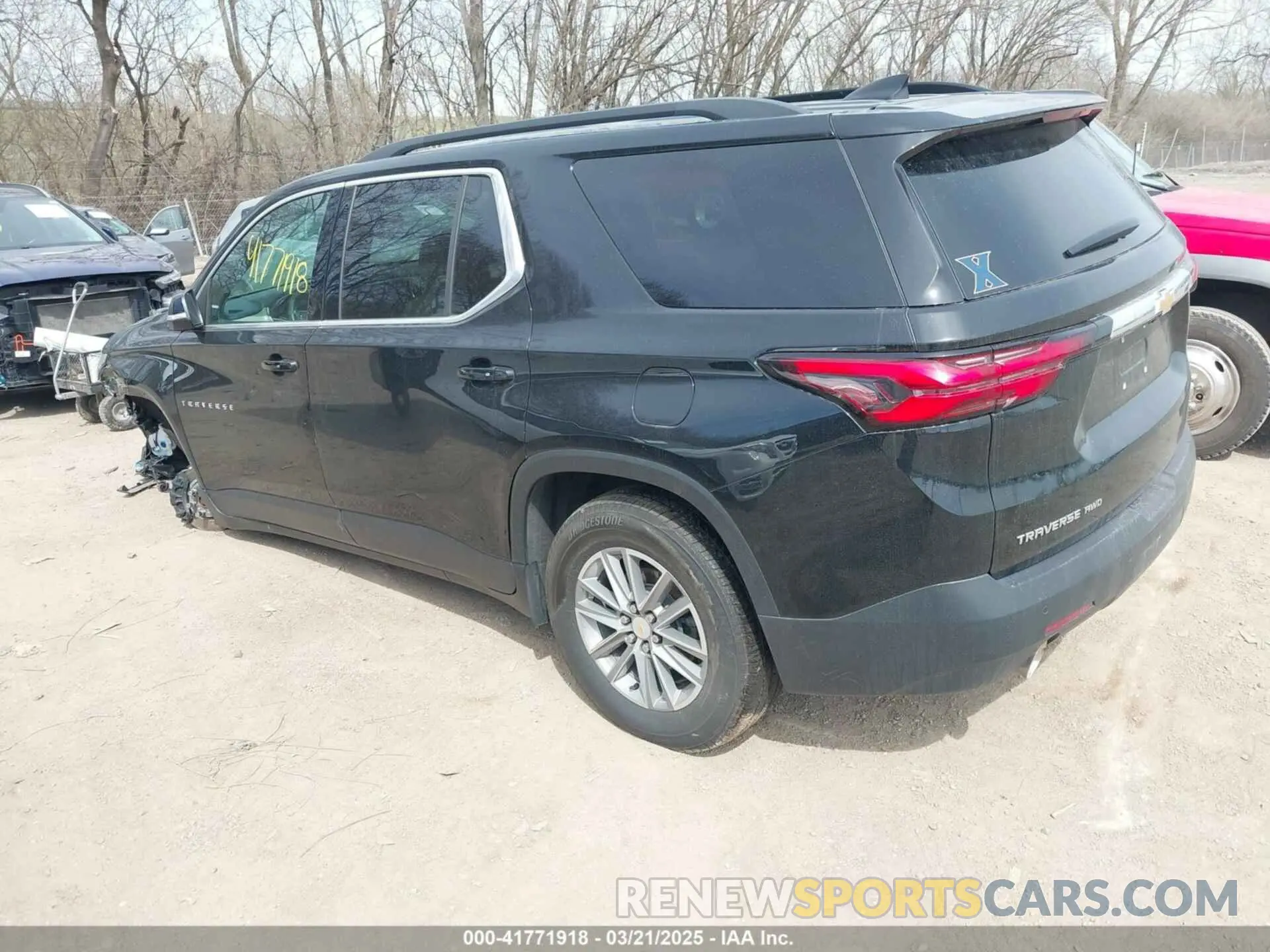 3 Photograph of a damaged car 1GNEVGKW3NJ141333 CHEVROLET TRAVERSE 2022