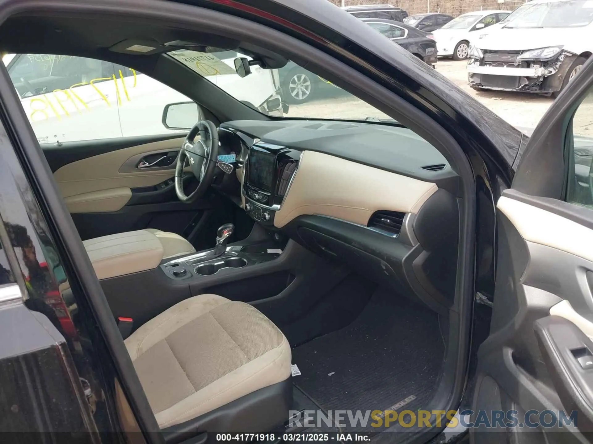 5 Photograph of a damaged car 1GNEVGKW3NJ141333 CHEVROLET TRAVERSE 2022