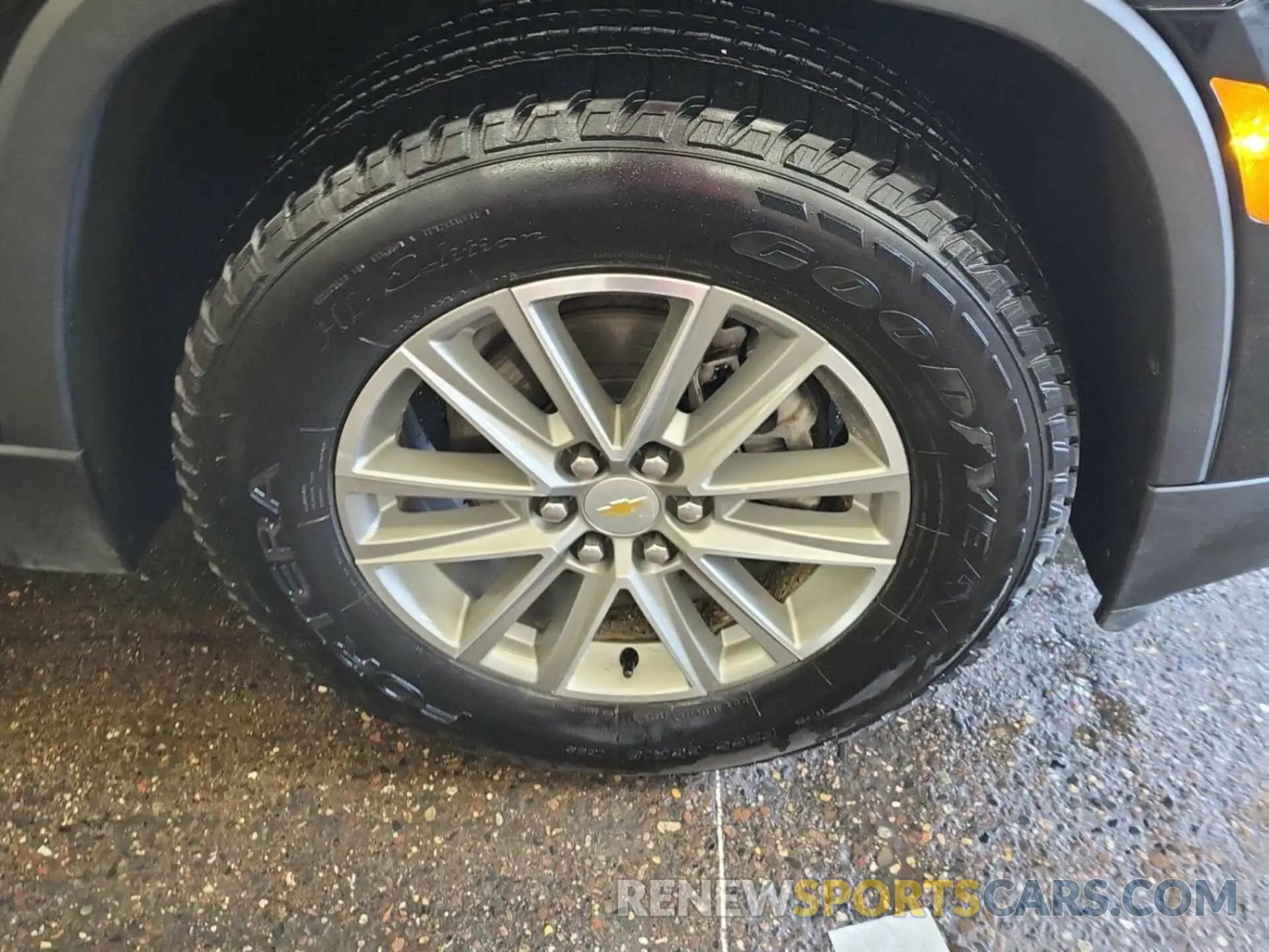 1 Photograph of a damaged car 1GNEVGKW3NJ177961 CHEVROLET TRAVERSE 2022
