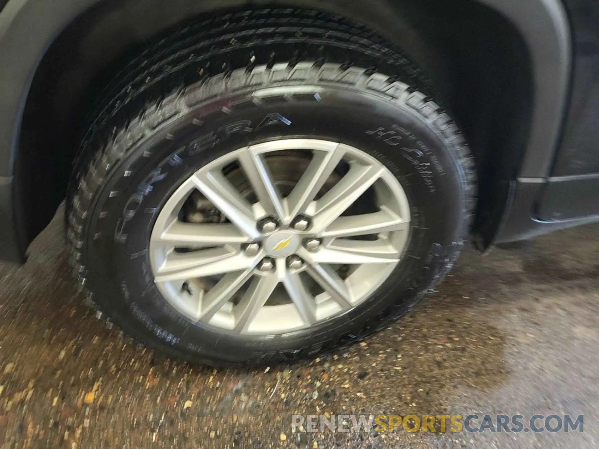 13 Photograph of a damaged car 1GNEVGKW3NJ177961 CHEVROLET TRAVERSE 2022