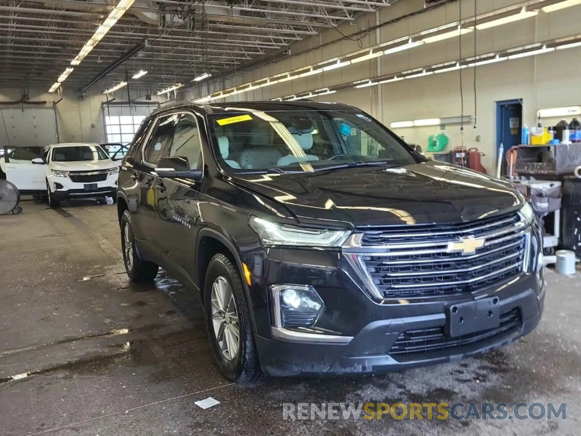 6 Photograph of a damaged car 1GNEVGKW3NJ177961 CHEVROLET TRAVERSE 2022