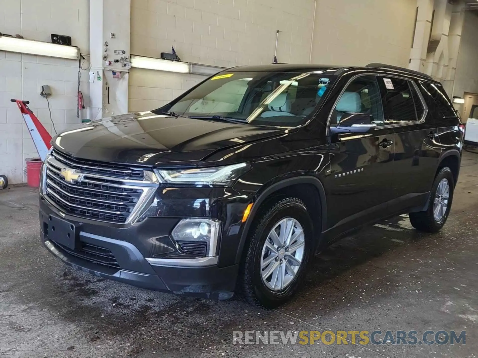 9 Photograph of a damaged car 1GNEVGKW3NJ177961 CHEVROLET TRAVERSE 2022