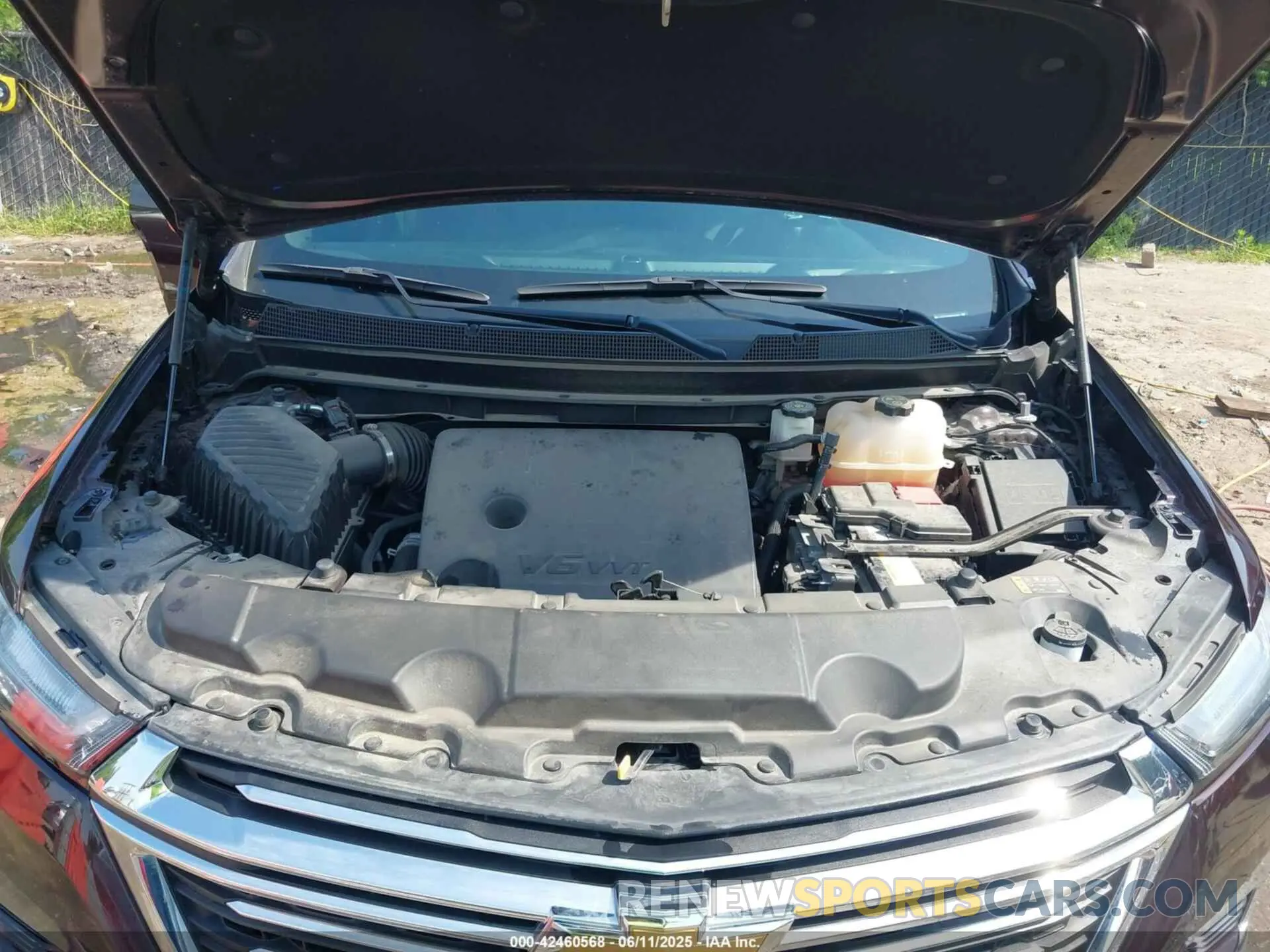 10 Photograph of a damaged car 1GNEVGKW4NJ136125 CHEVROLET TRAVERSE 2022