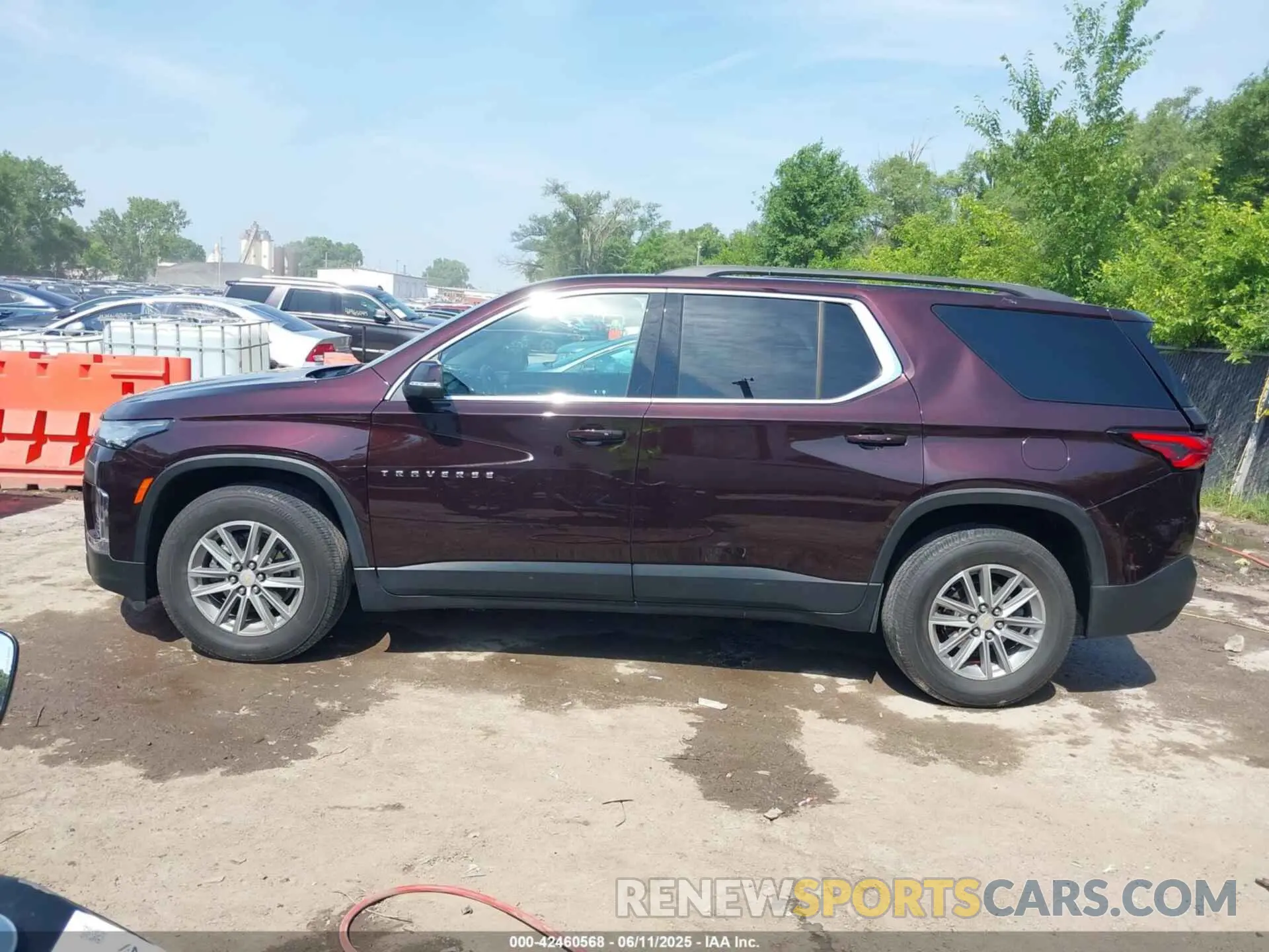 14 Photograph of a damaged car 1GNEVGKW4NJ136125 CHEVROLET TRAVERSE 2022