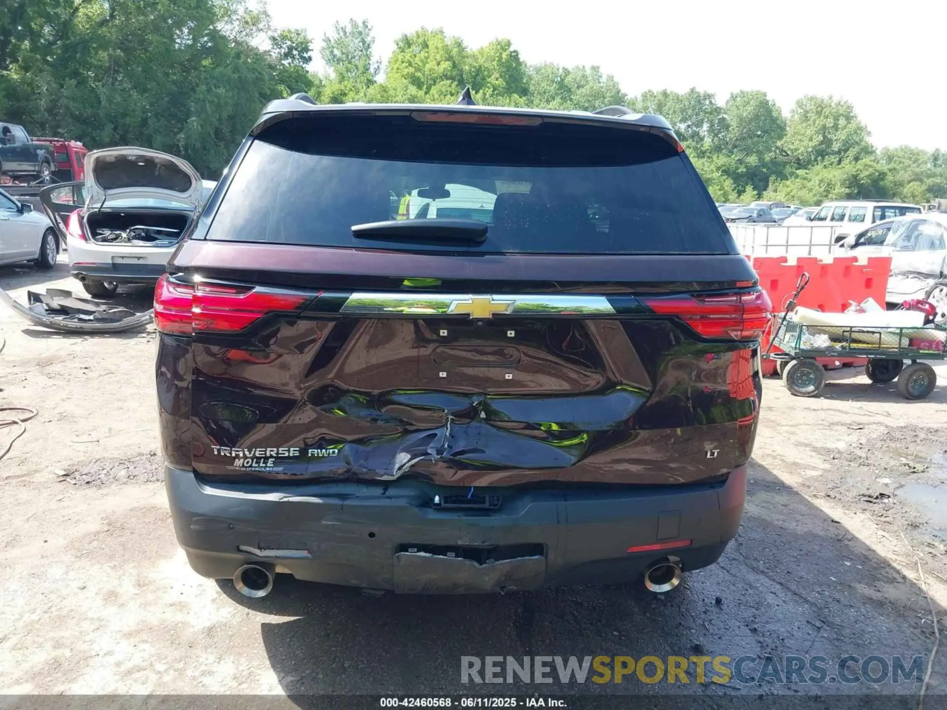 16 Photograph of a damaged car 1GNEVGKW4NJ136125 CHEVROLET TRAVERSE 2022