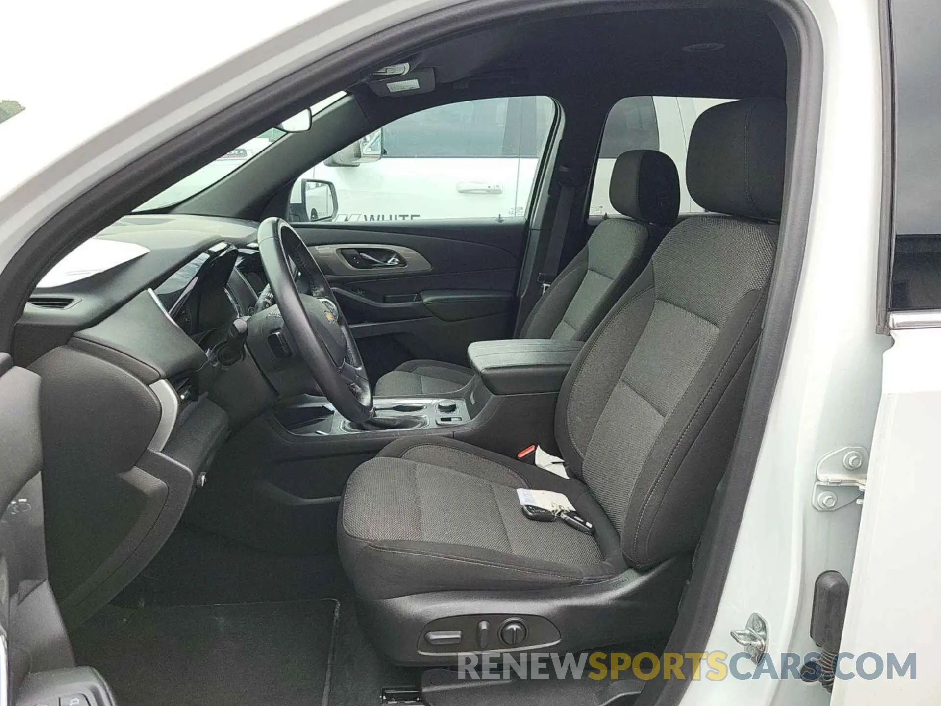10 Photograph of a damaged car 1GNEVGKW4NJ187799 CHEVROLET TRAVERSE 2022