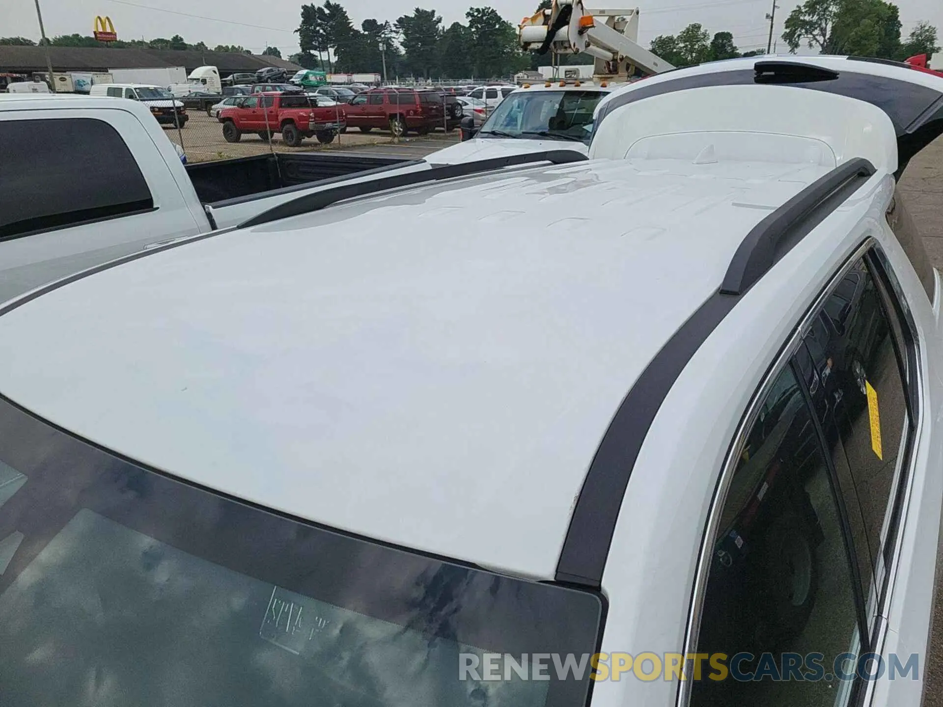11 Photograph of a damaged car 1GNEVGKW4NJ187799 CHEVROLET TRAVERSE 2022