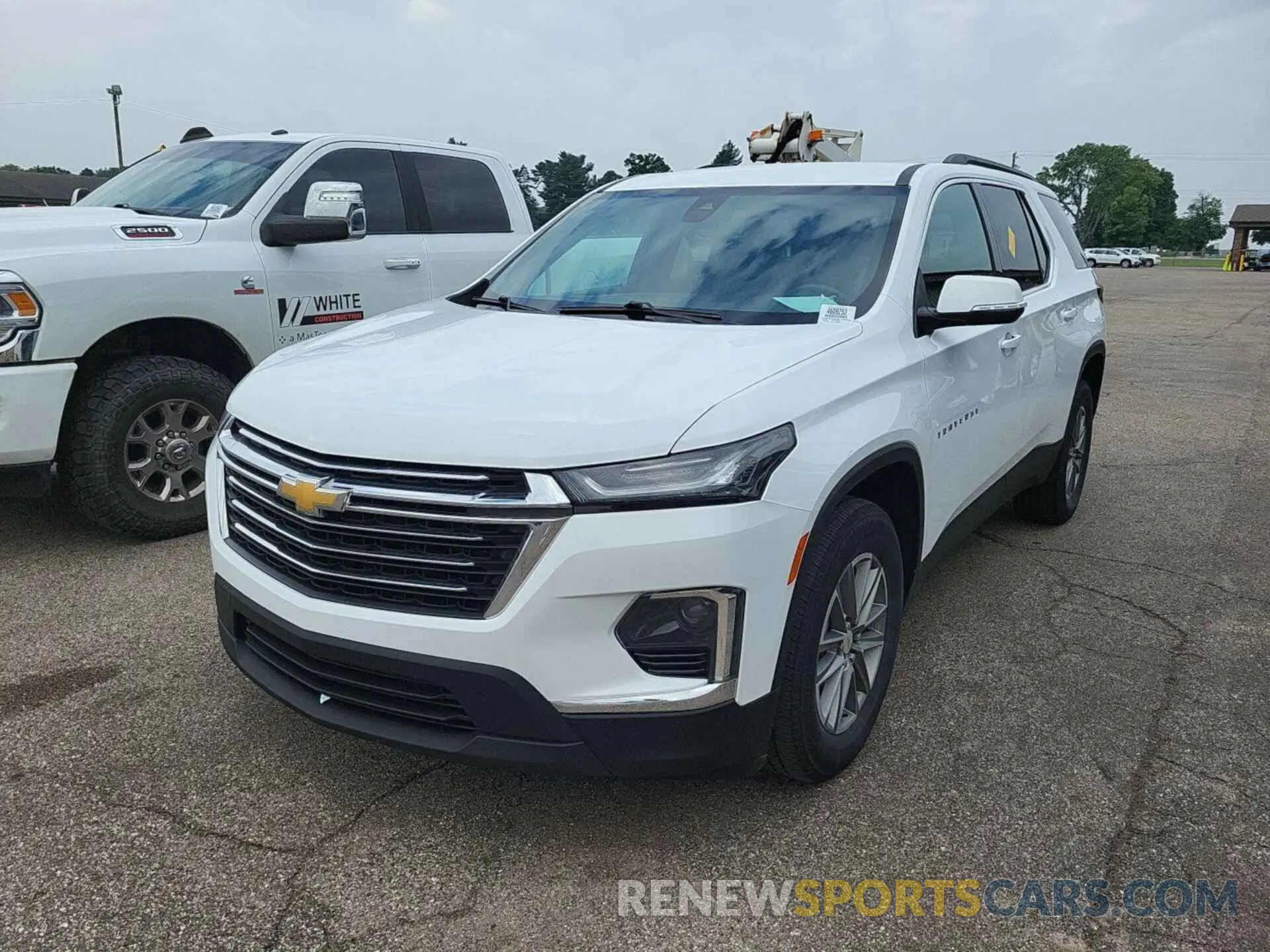 13 Photograph of a damaged car 1GNEVGKW4NJ187799 CHEVROLET TRAVERSE 2022