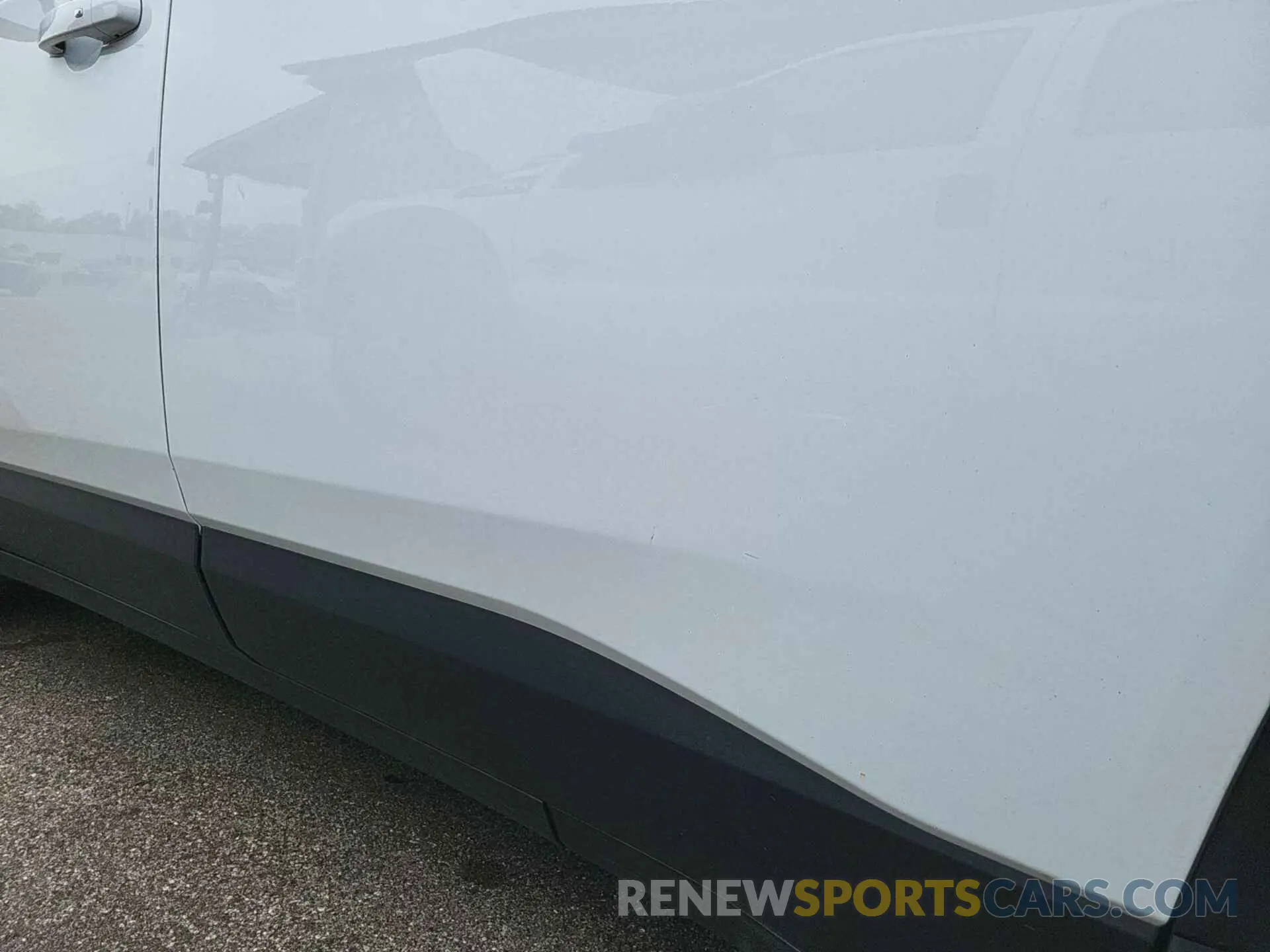 21 Photograph of a damaged car 1GNEVGKW4NJ187799 CHEVROLET TRAVERSE 2022