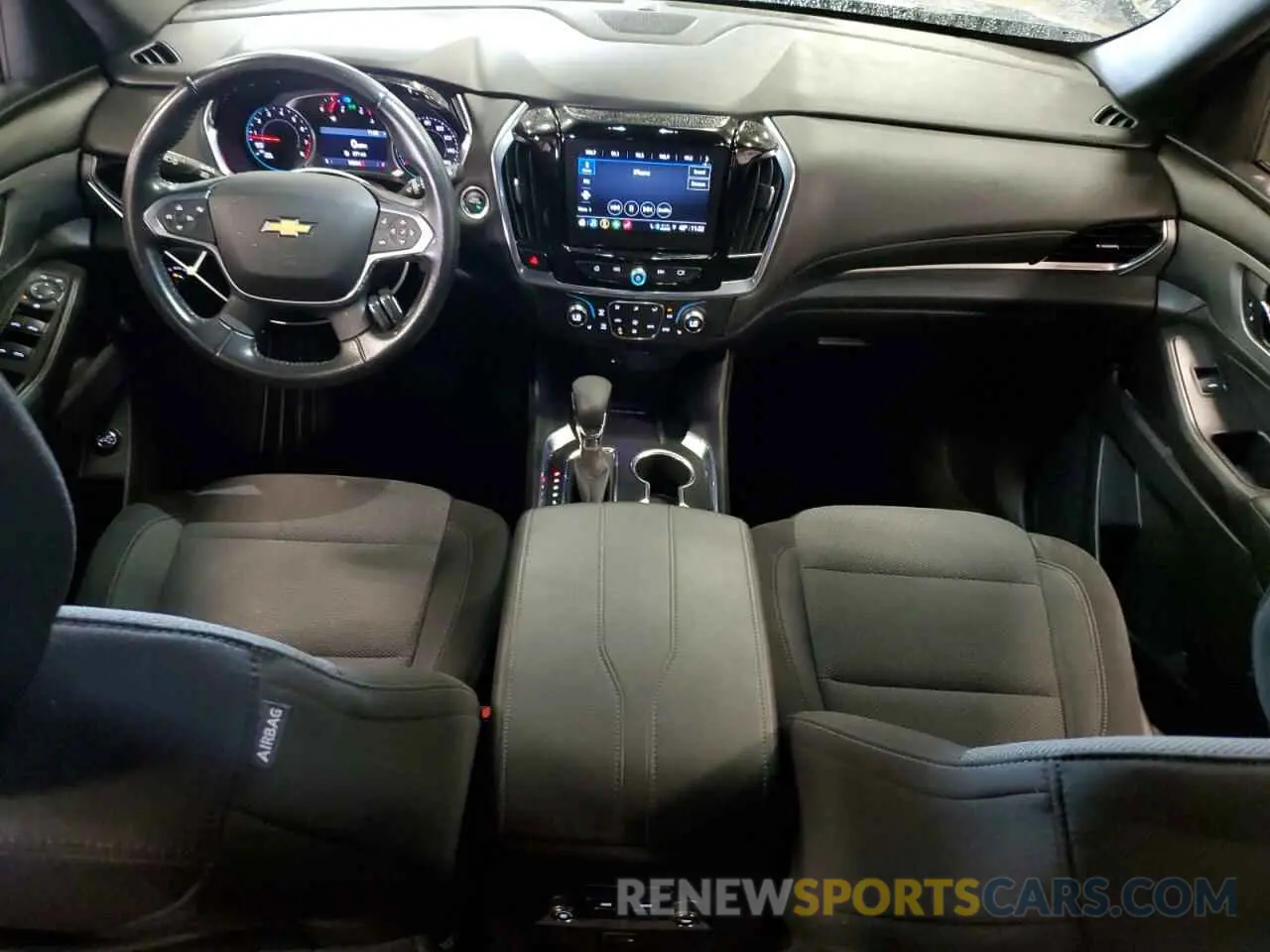 8 Photograph of a damaged car 1GNEVGKW6NJ120332 CHEVROLET TRAVERSE 2022