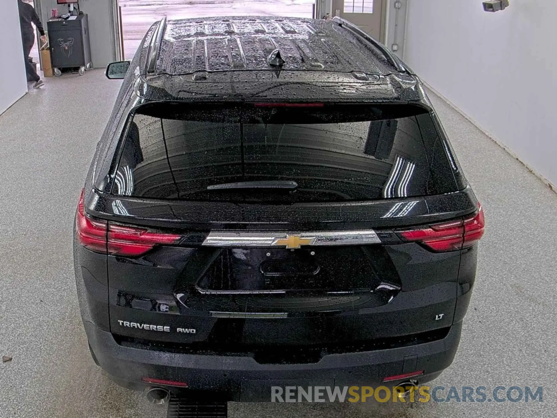 17 Photograph of a damaged car 1GNEVGKW6NJ151516 CHEVROLET TRAVERSE 2022