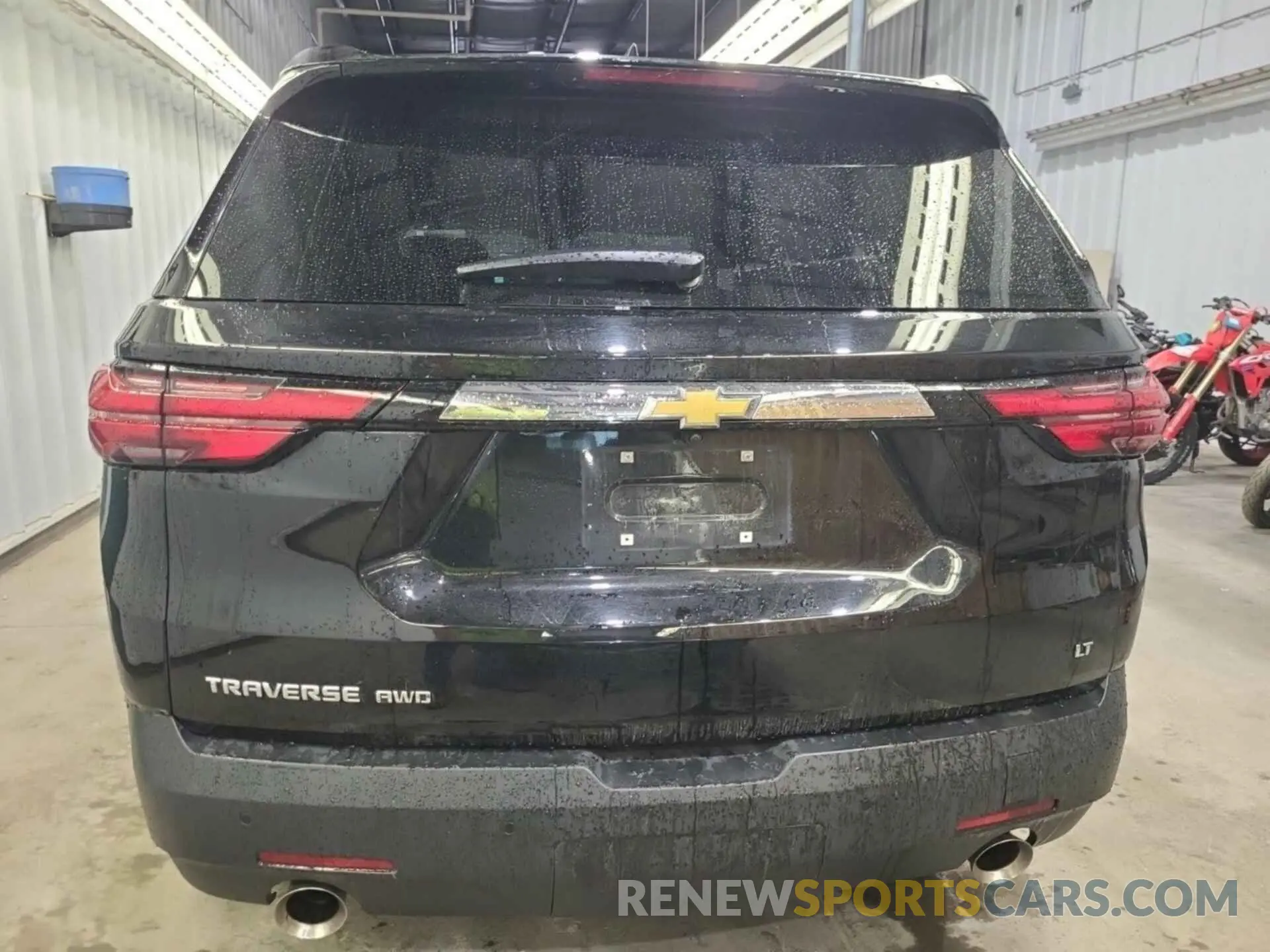 18 Photograph of a damaged car 1GNEVGKW6NJ157686 CHEVROLET TRAVERSE 2022