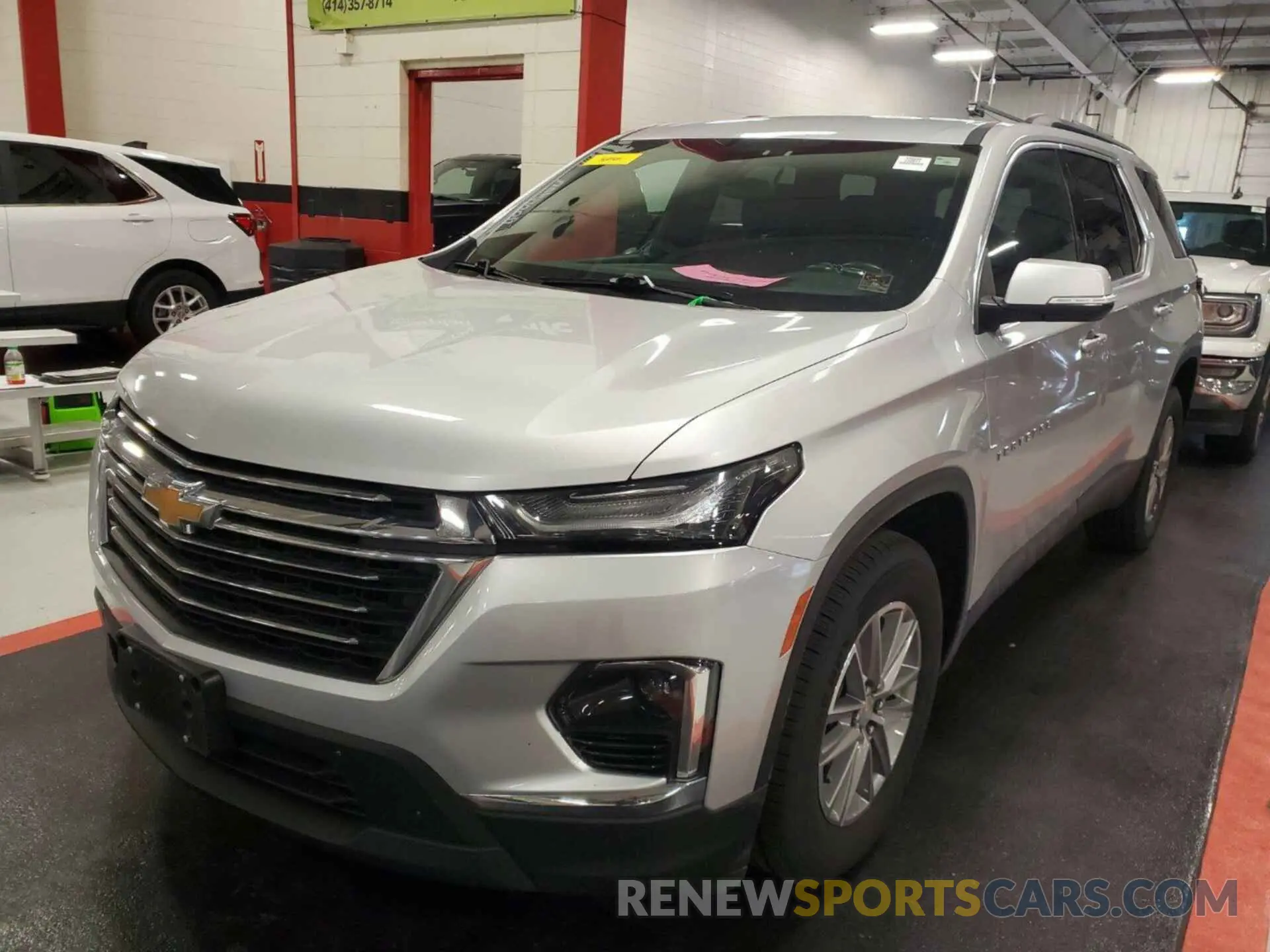 15 Photograph of a damaged car 1GNEVGKW7NJ116032 CHEVROLET TRAVERSE 2022