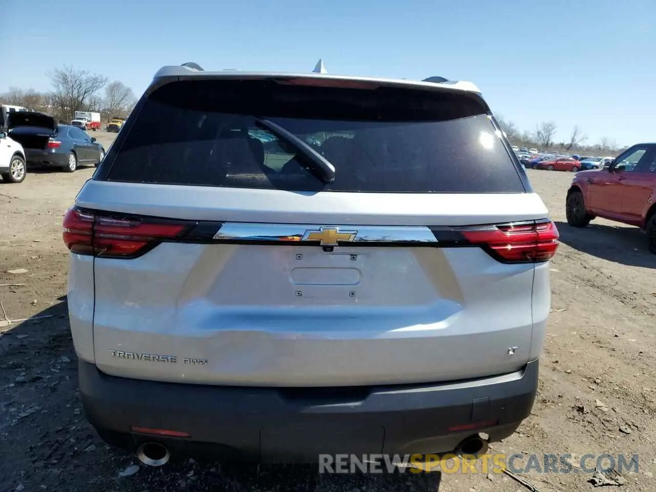 6 Photograph of a damaged car 1GNEVGKW7NJ116290 CHEVROLET TRAVERSE 2022