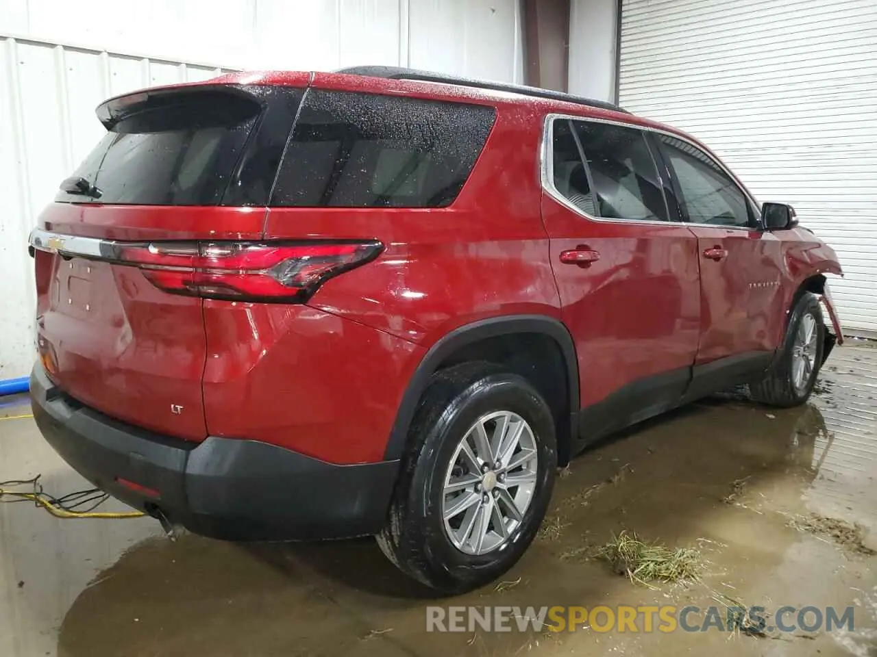 3 Photograph of a damaged car 1GNEVGKW7NJ121196 CHEVROLET TRAVERSE 2022