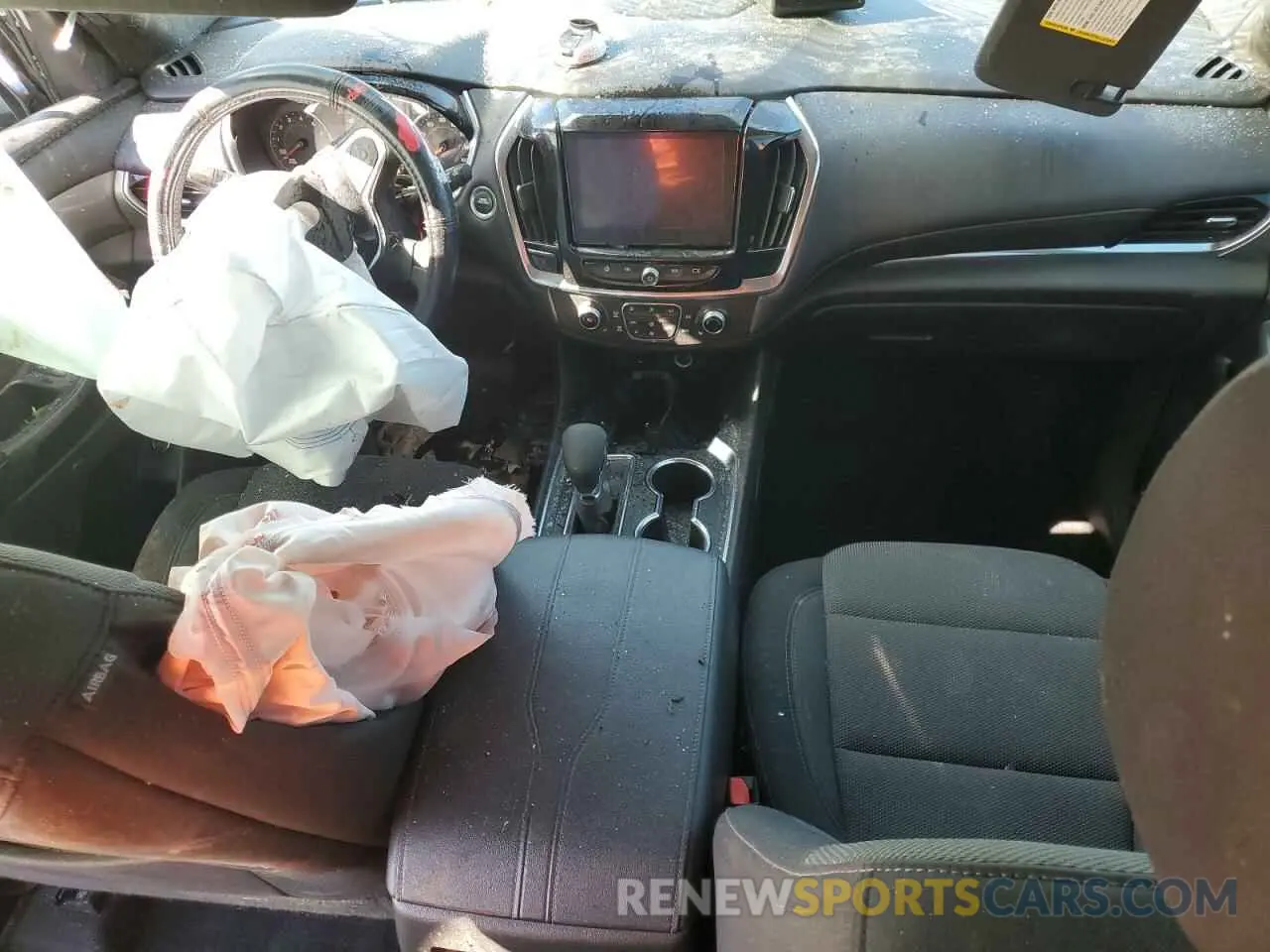 8 Photograph of a damaged car 1GNEVGKW7NJ143084 CHEVROLET TRAVERSE 2022