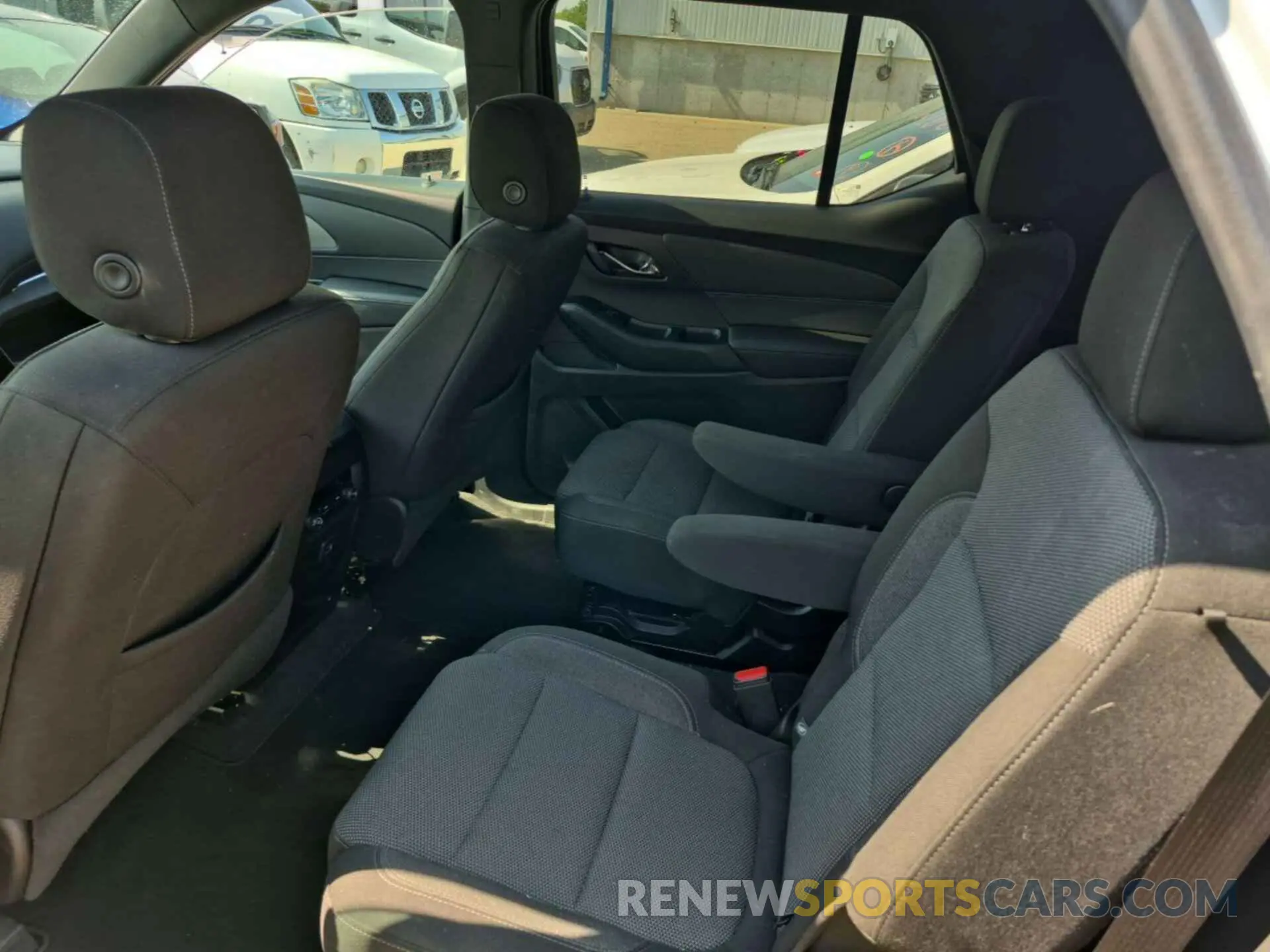 11 Photograph of a damaged car 1GNEVGKW7NJ151086 CHEVROLET TRAVERSE 2022